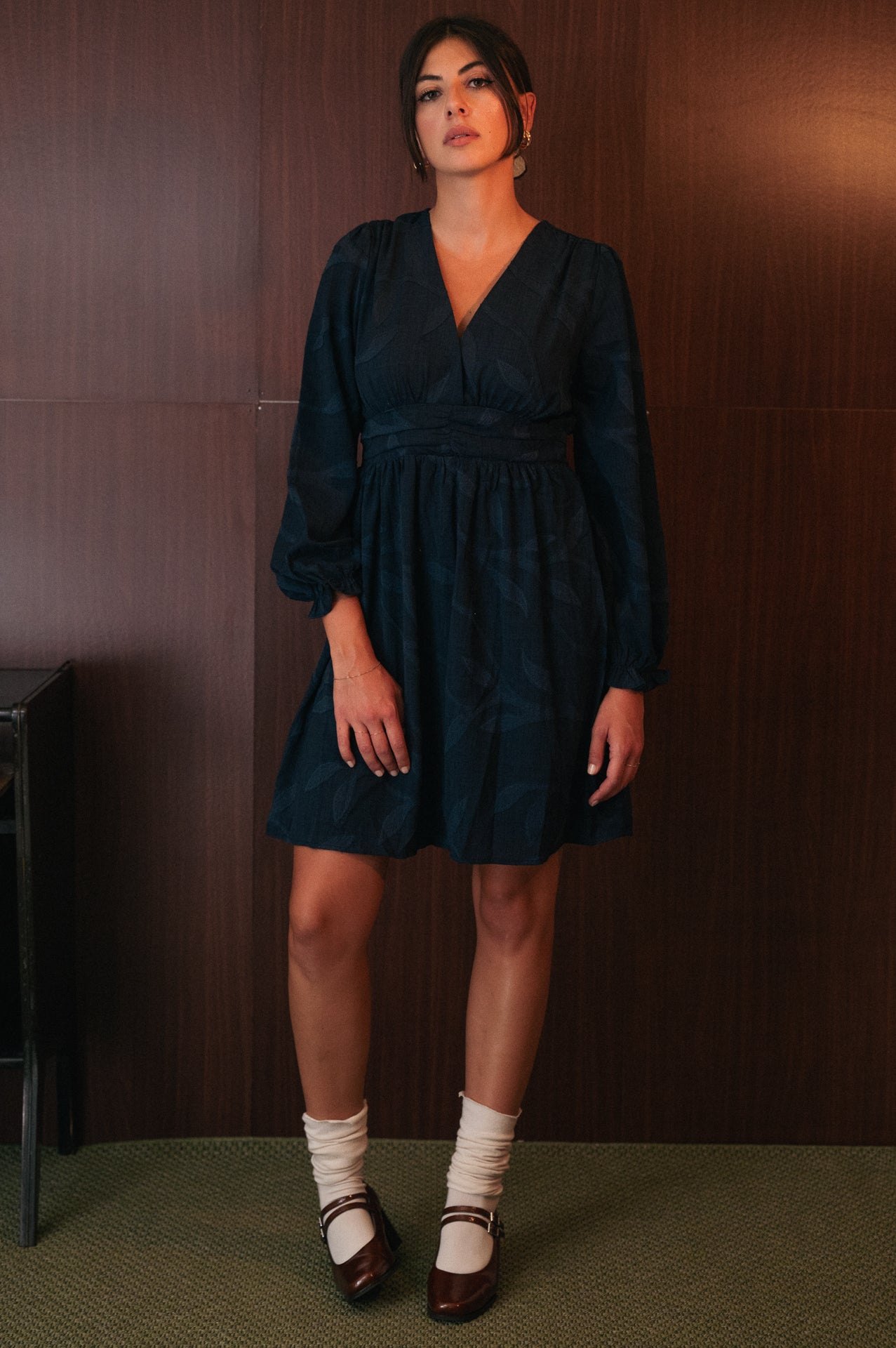 Abito corto blu navy con ricami