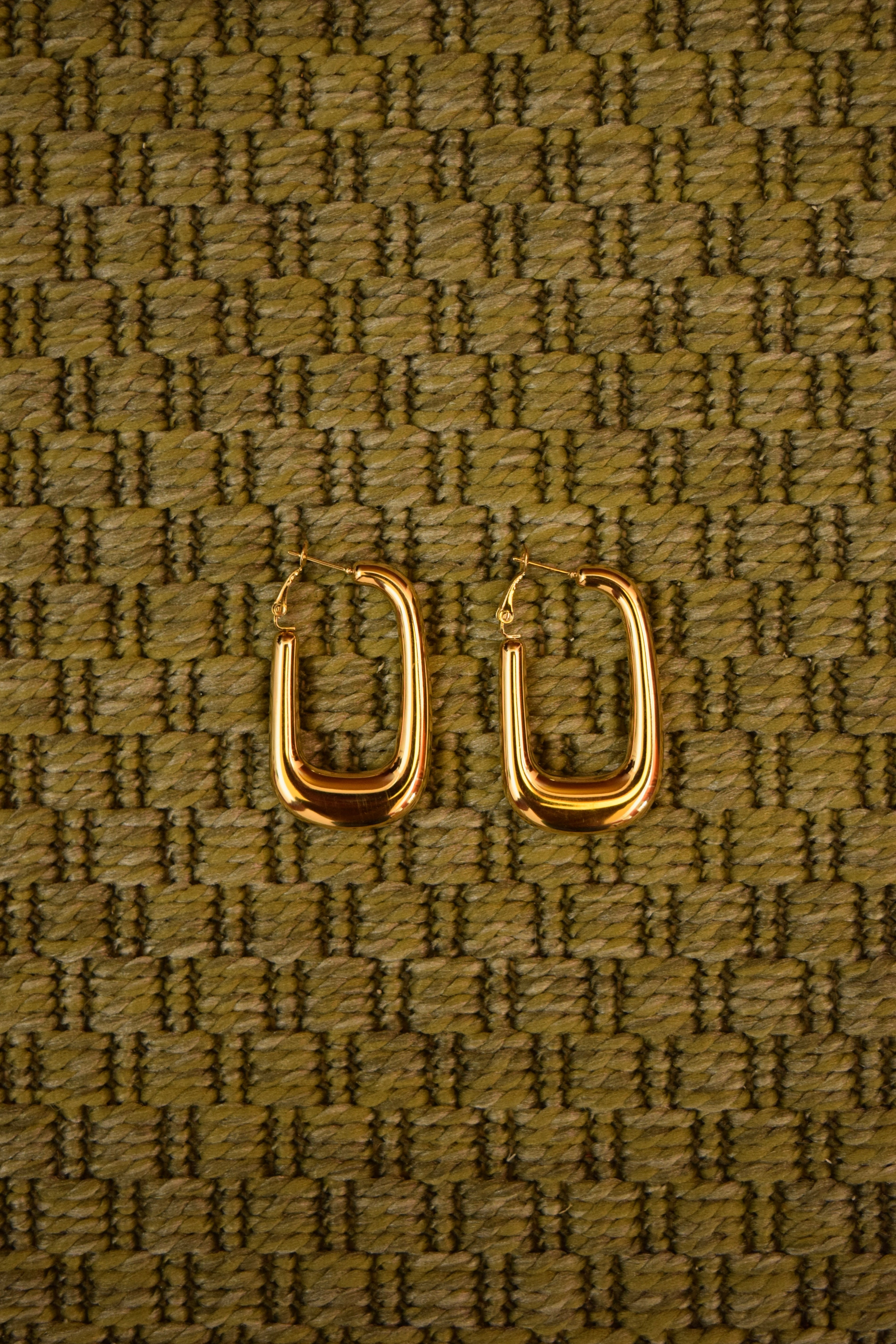 Orecchini color oro rettangolari