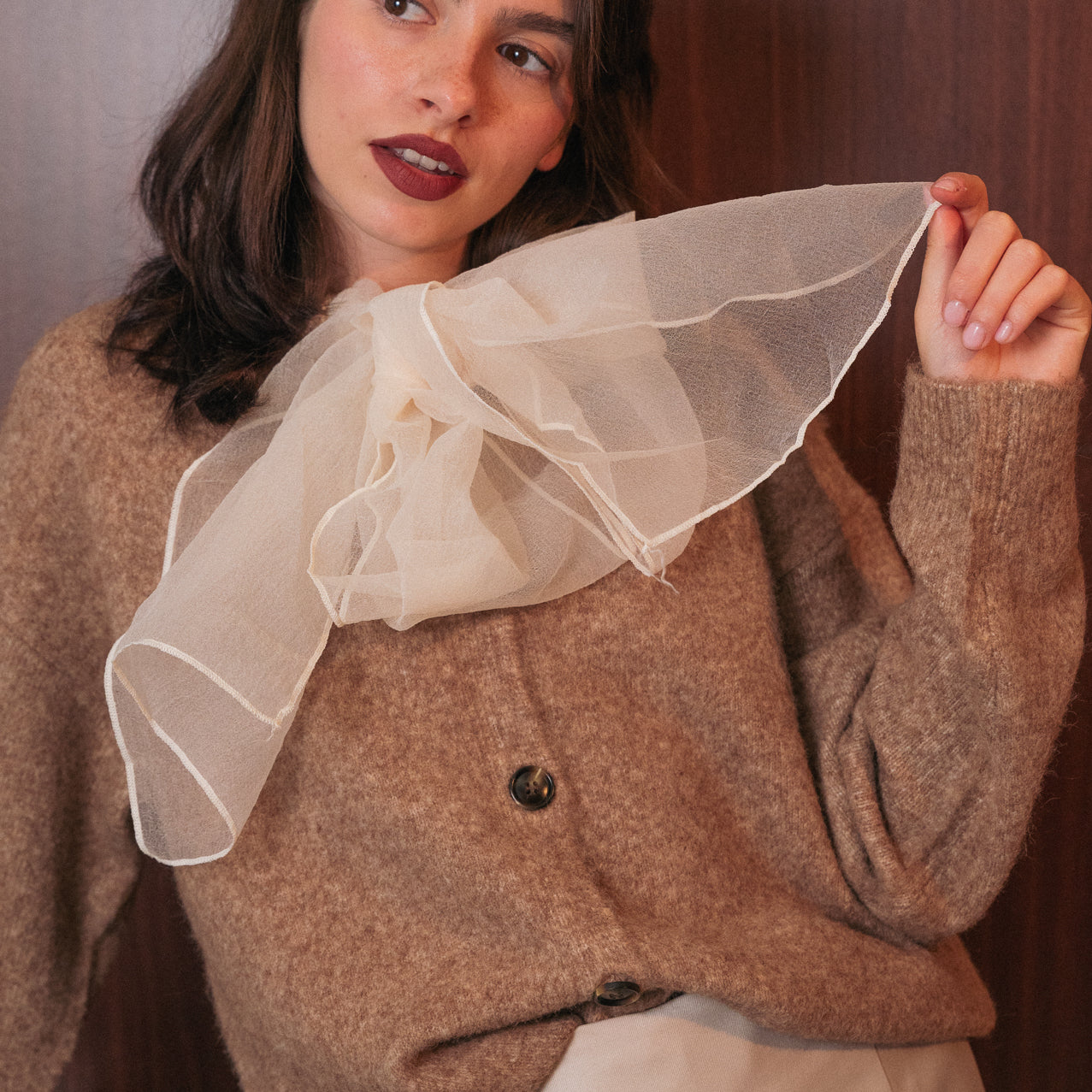 Cardigan Lucia Marrone con fiocco