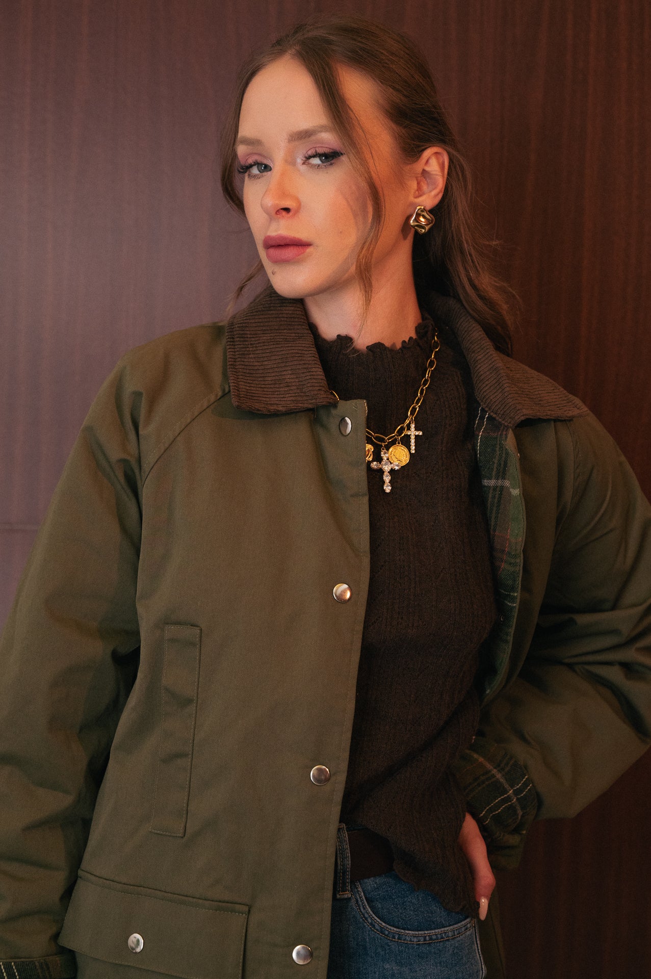 Giacca Marisa oliva impermeabile con colletto in velluto