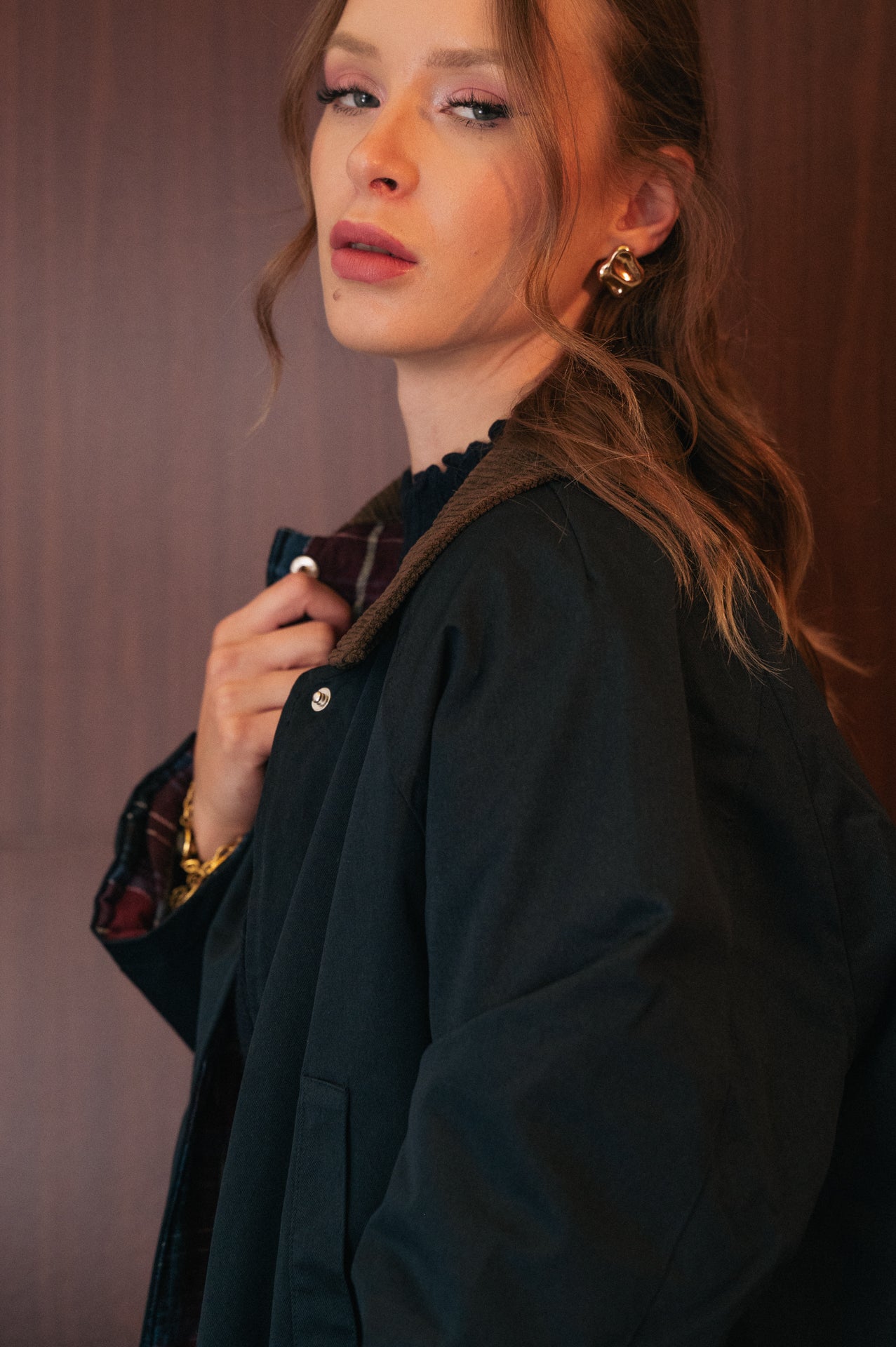 Giacca Marisa blu impermeabile con colletto in velluto