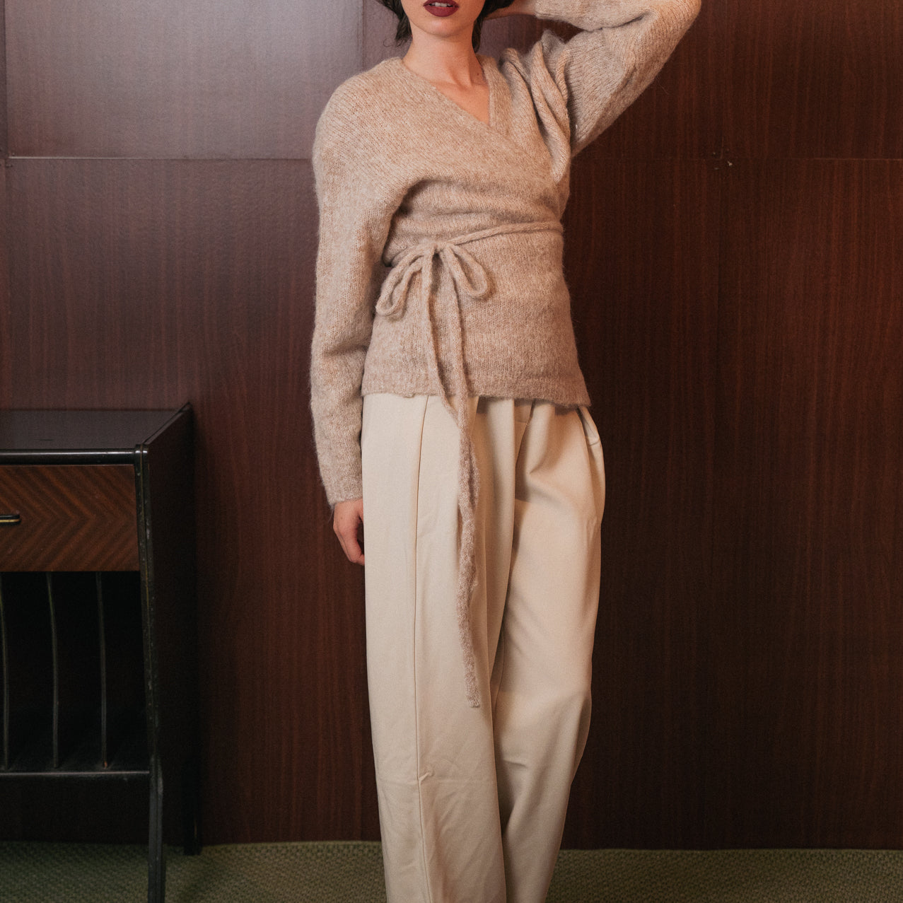 Cardigan con cintura color beige a portafoglio