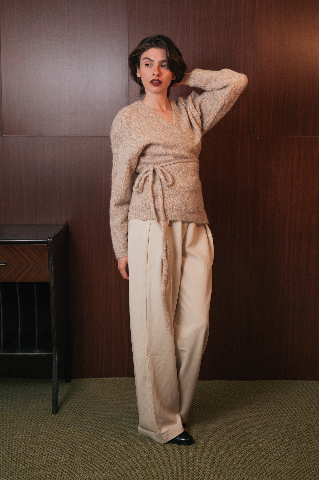 Cardigan con cintura color beige a portafoglio