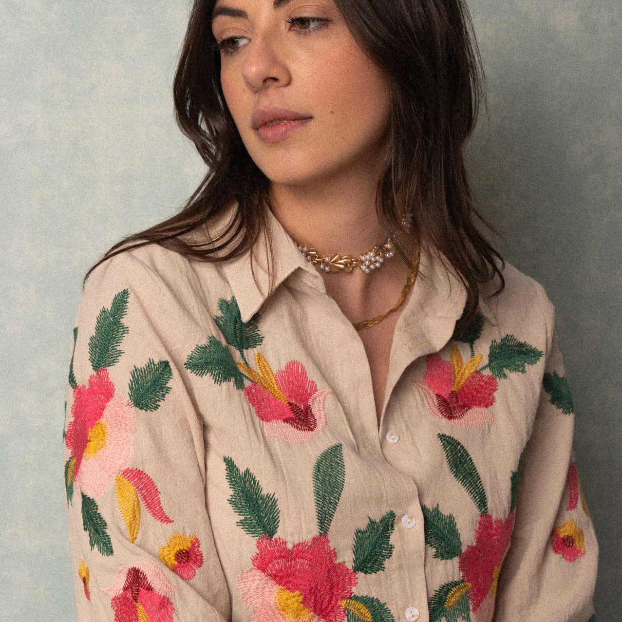 Camicia Diletta a fiori ricamati