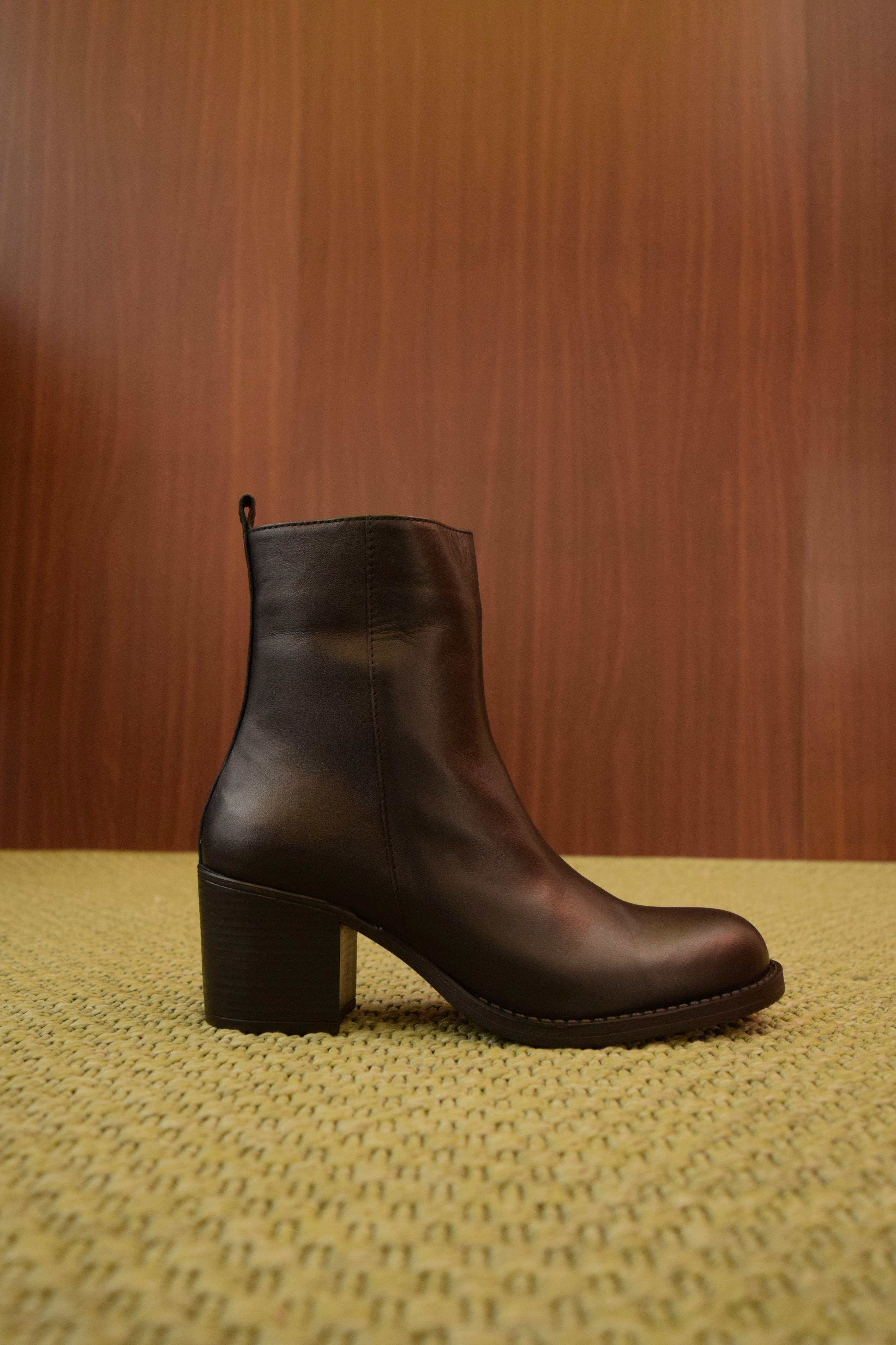 Stivaletti Neri Donna in Vera Pelle | Tacco Basso Largo