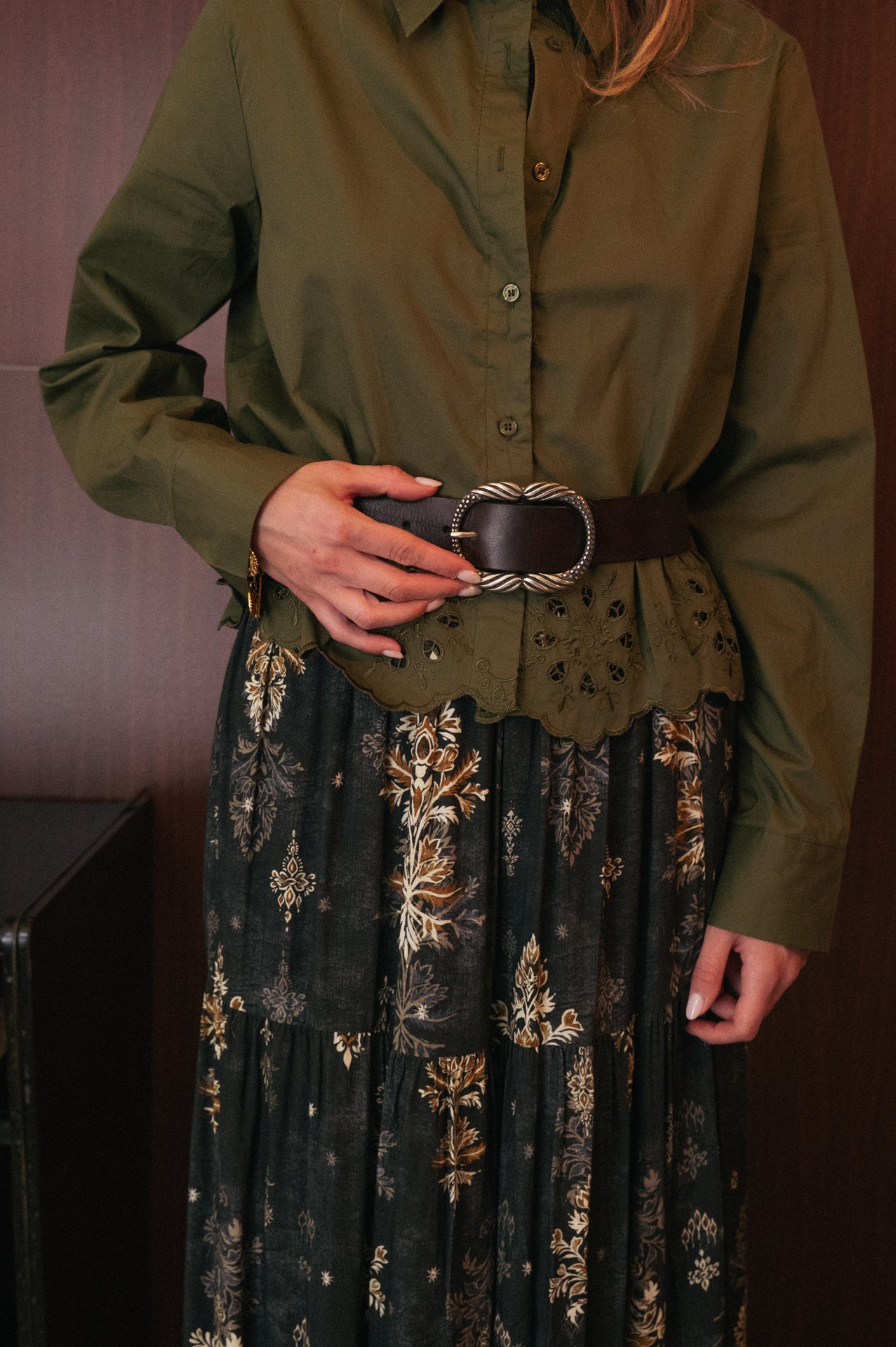 Camicia color kaki con ricamo