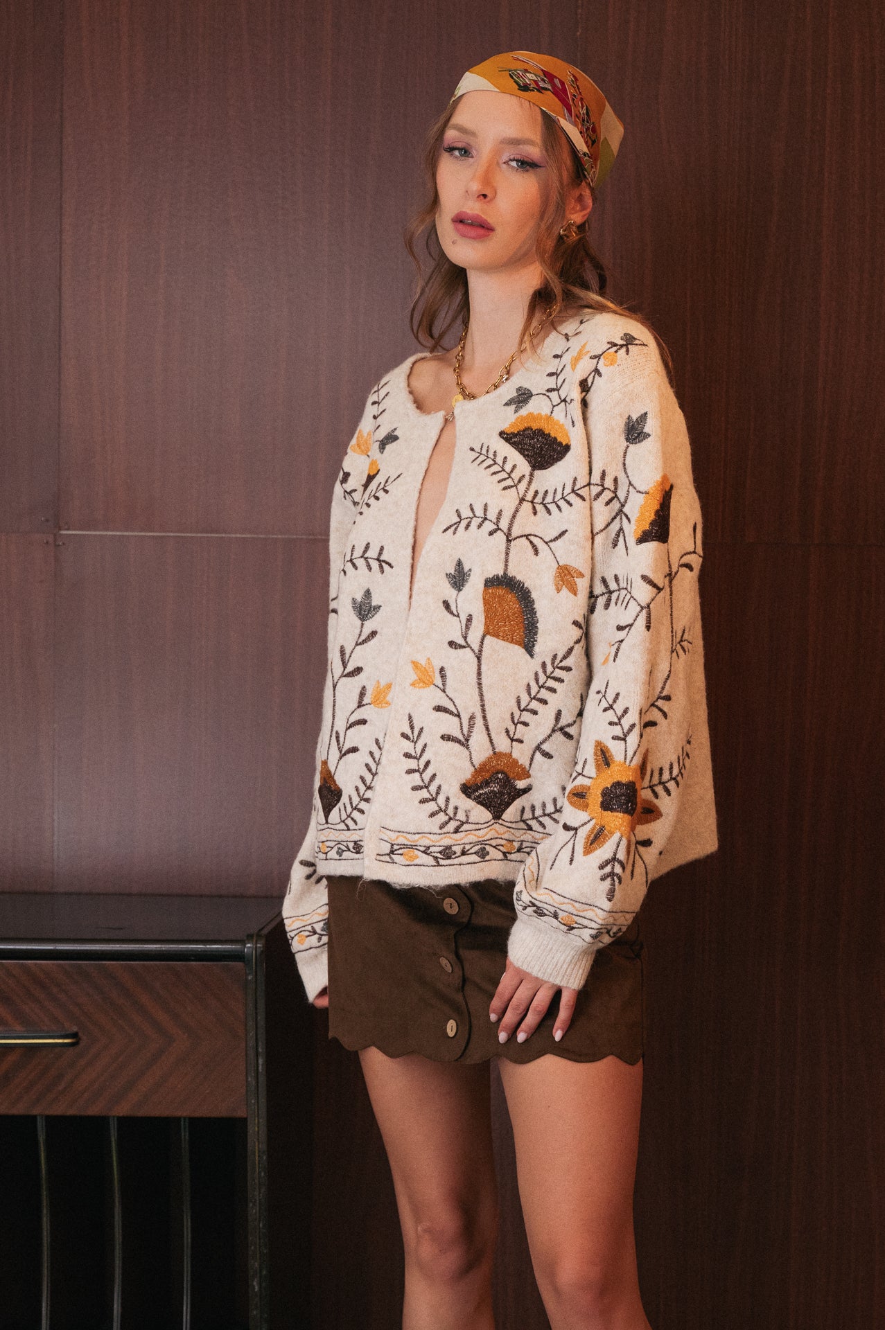 Cardigan écru con ricamo foglie di Ginkgo