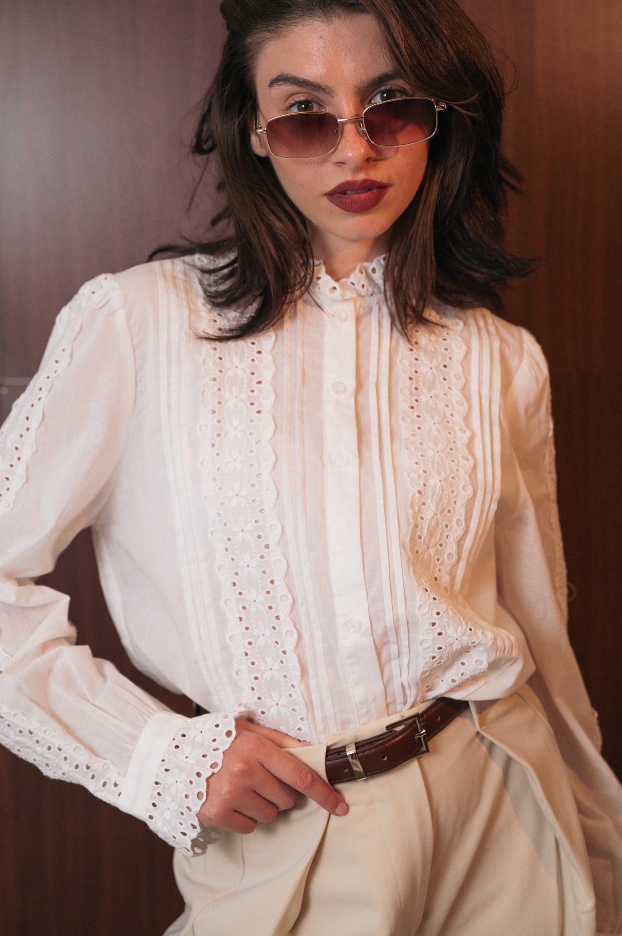 Camicia bianca da donna bianca in cotone sangallo