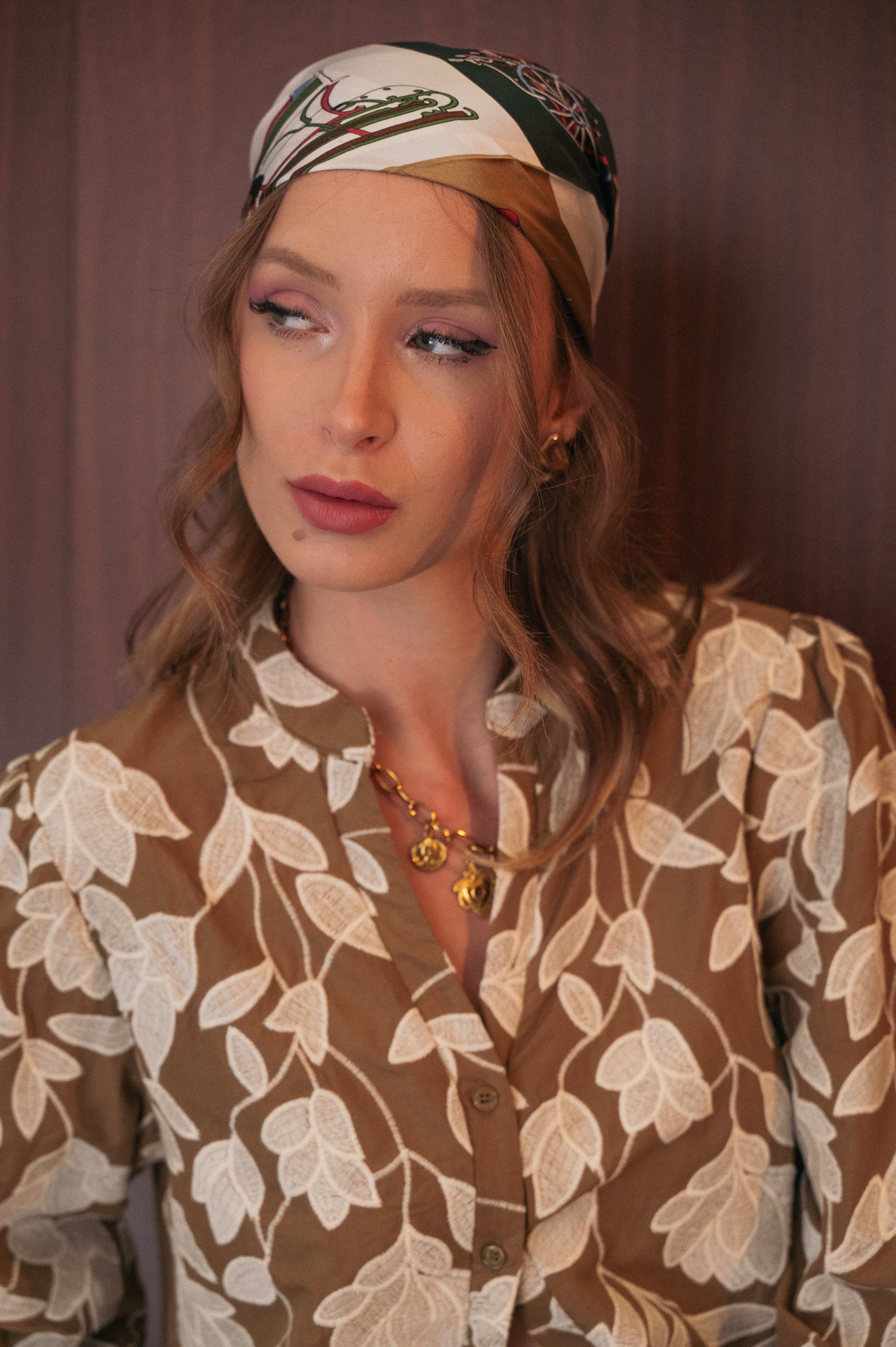 Camicia Floreale oliva con Dettagli Ricamati