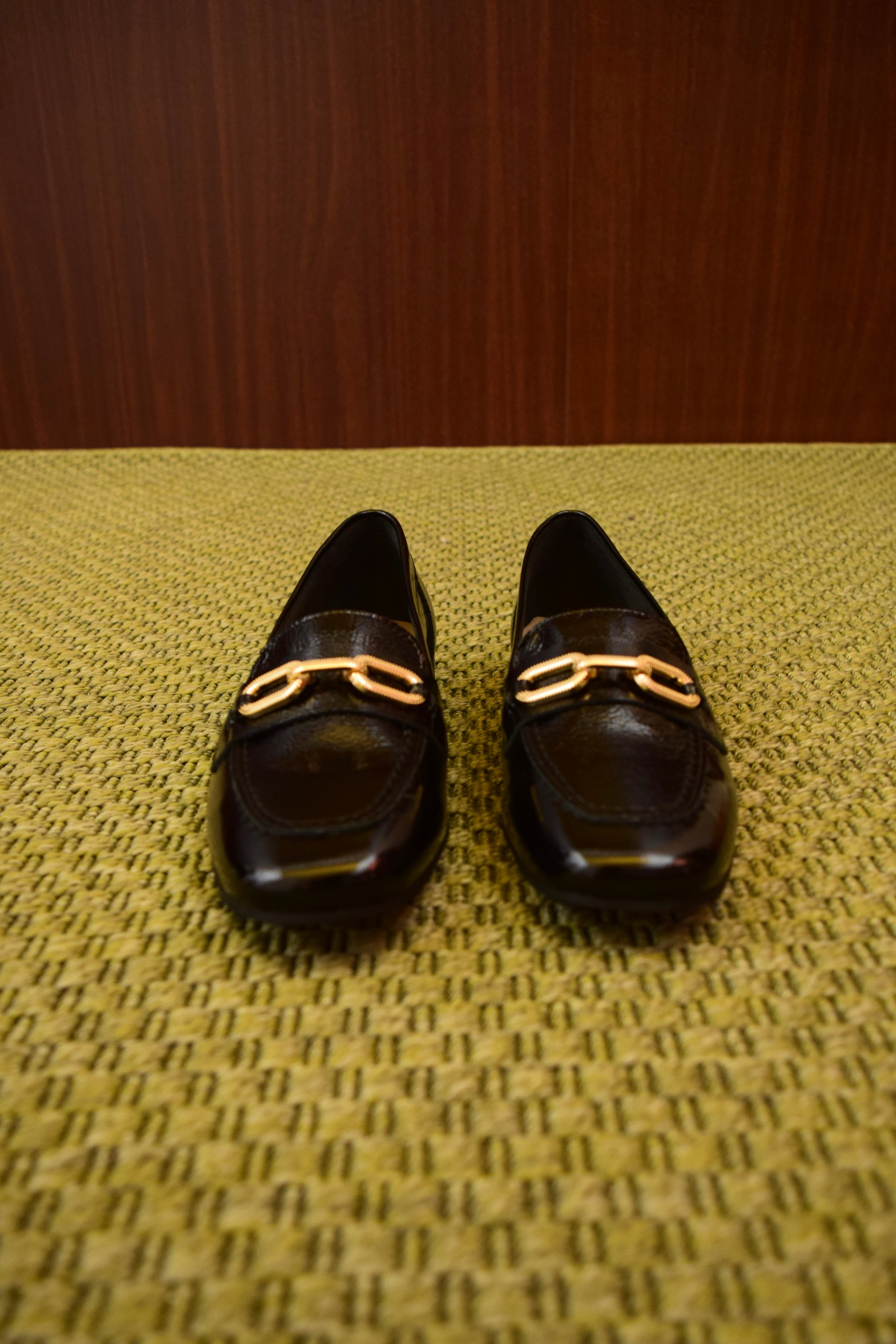 Mocassini da Donna Eleganti in Vera Pelle Lucida Nera con Morsetto Oro