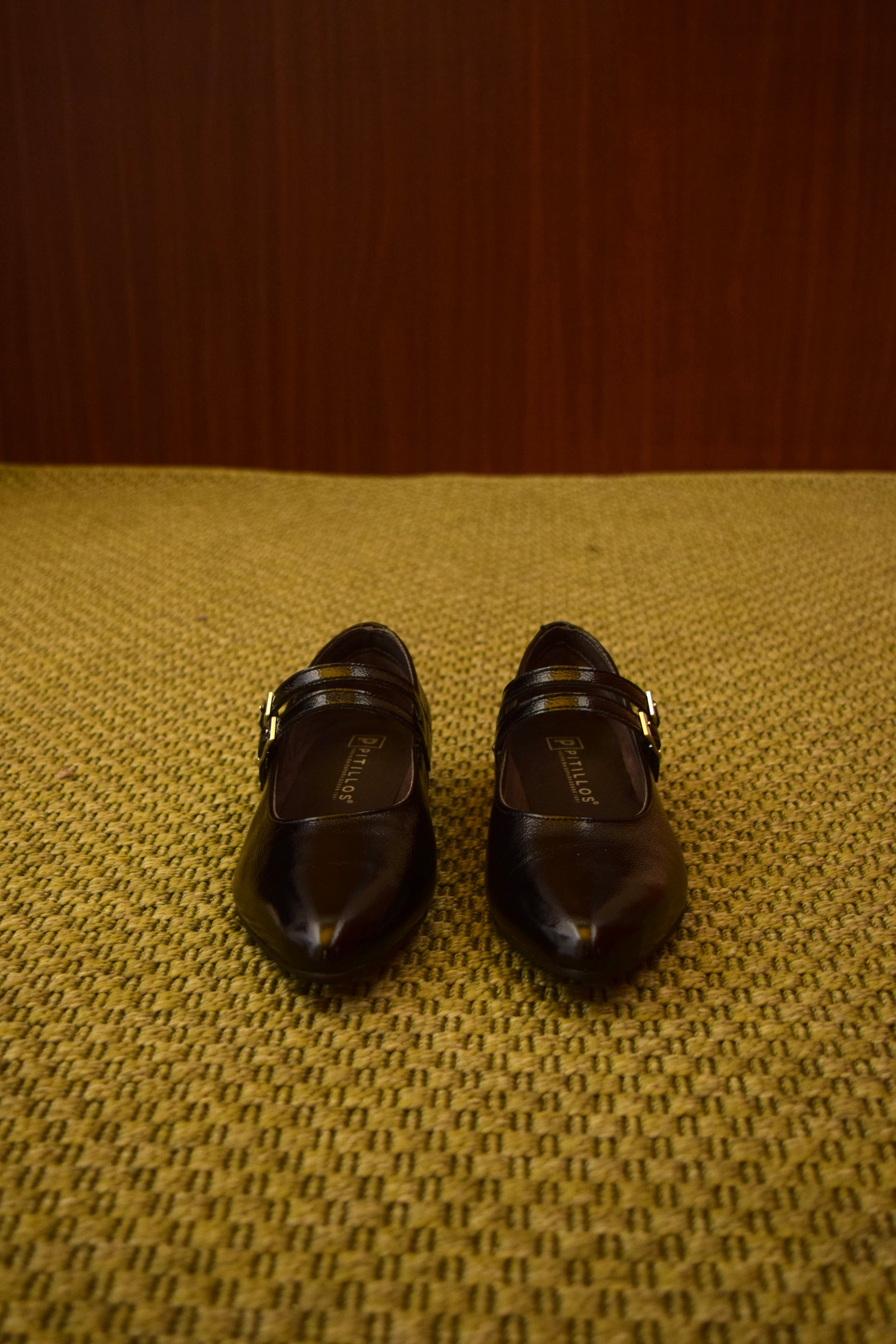 Mary Jane nera a punta in pelle lucida