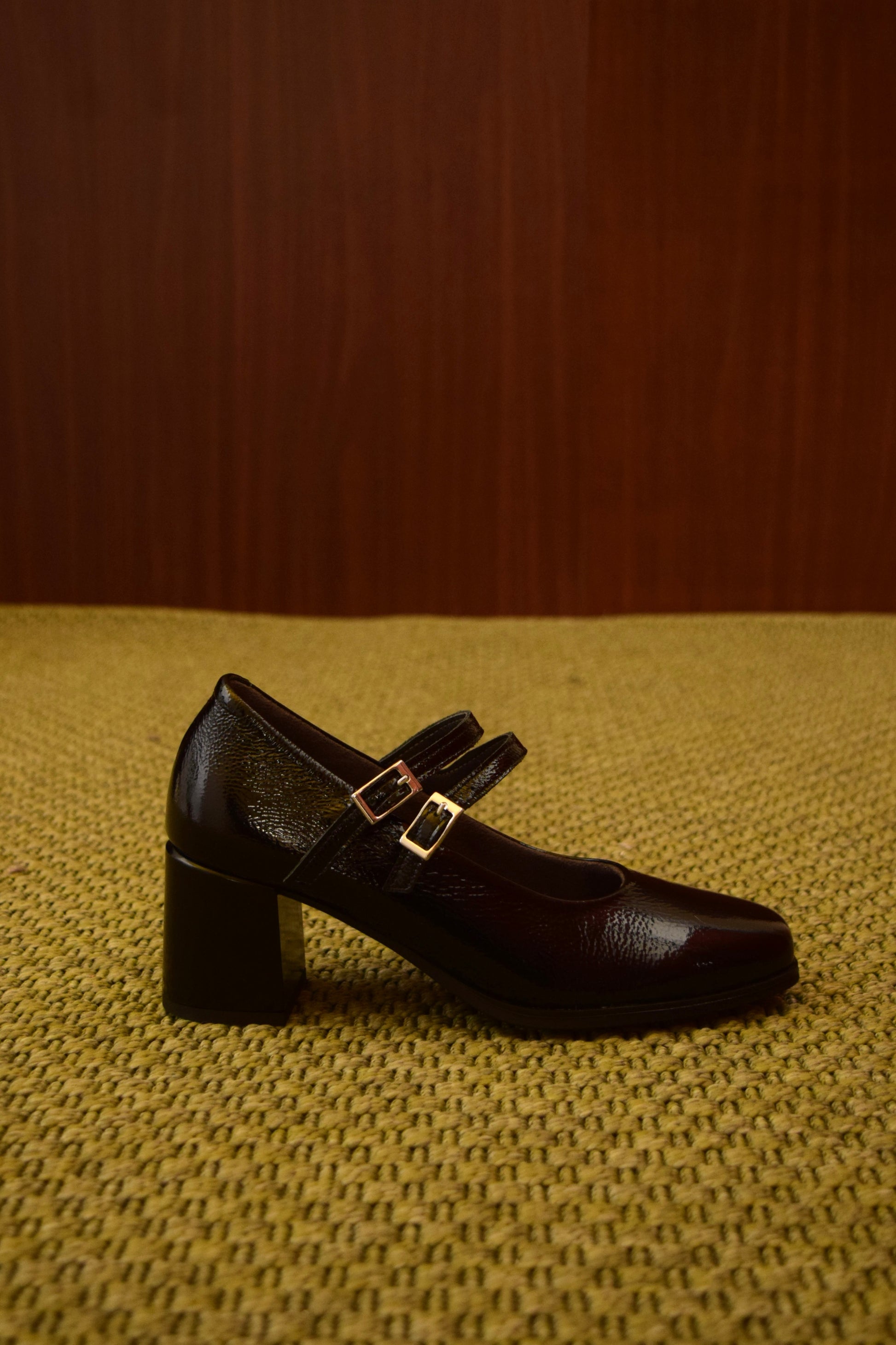 Scarpe Mary Jane bordeaux con doppio cinturino e tacco largo | unico officina di tendenza