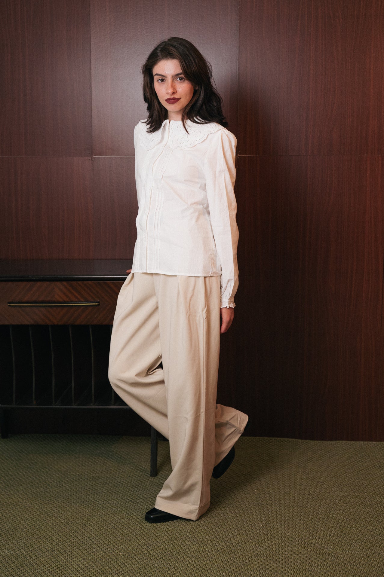 Camicia bianca in sangallo con maxi colletto