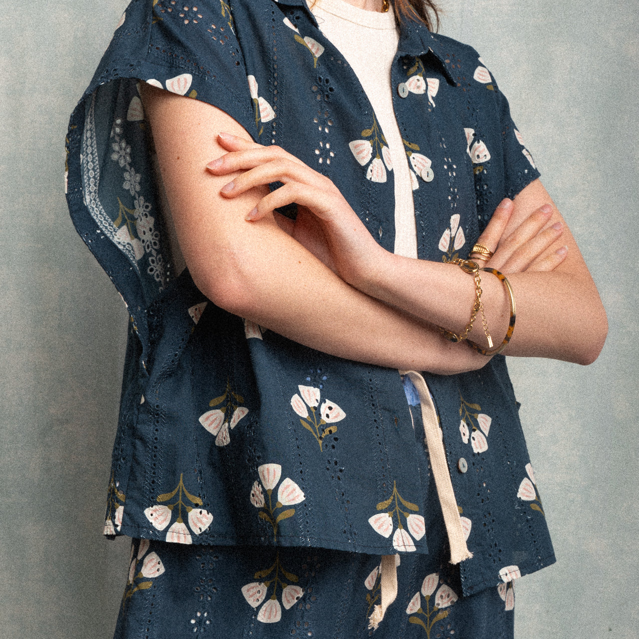 Camicia Jannette blu con ricami
