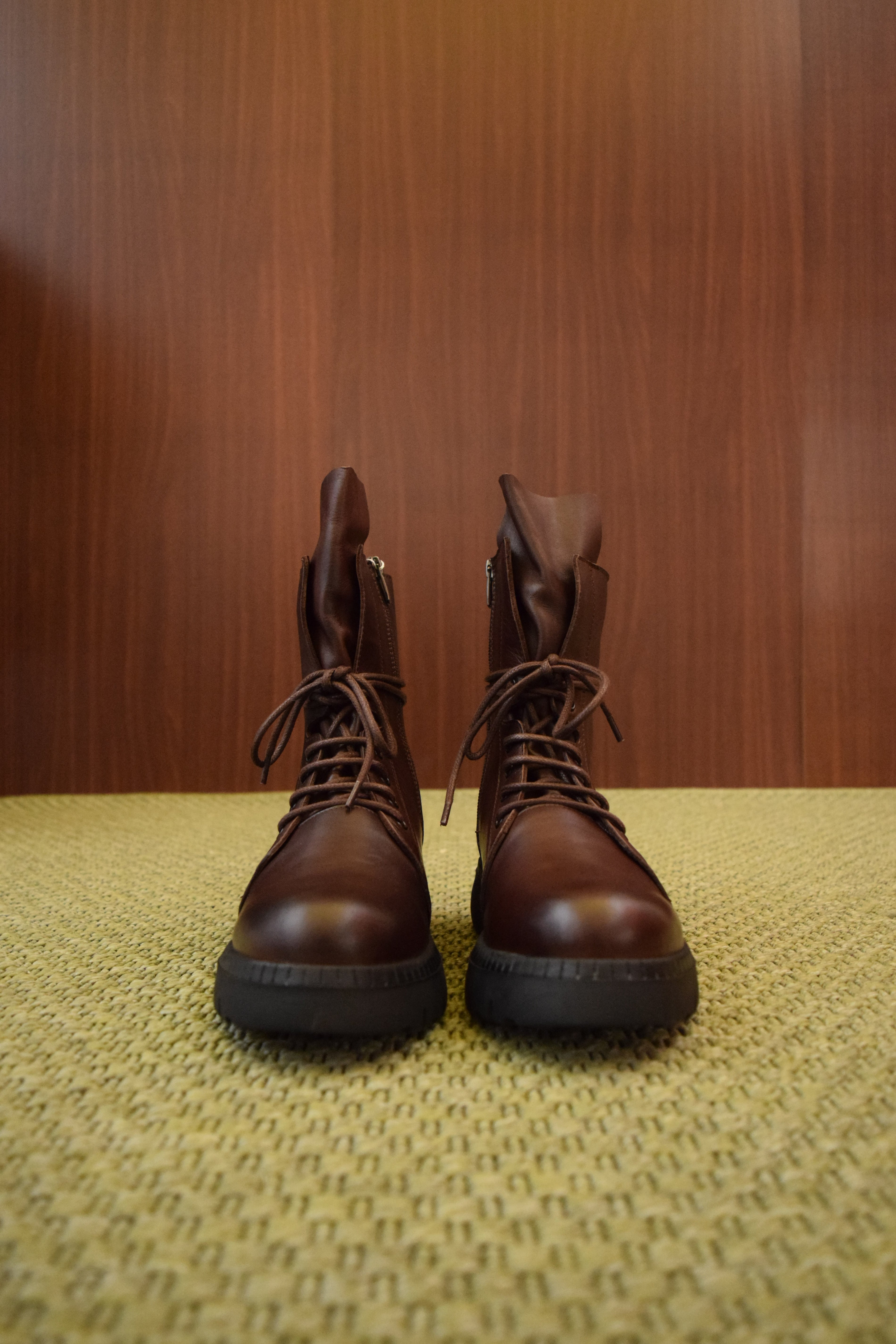 Stivaletti Donna Combat Boots in Vera Pelle Marrone con Suola Chunky