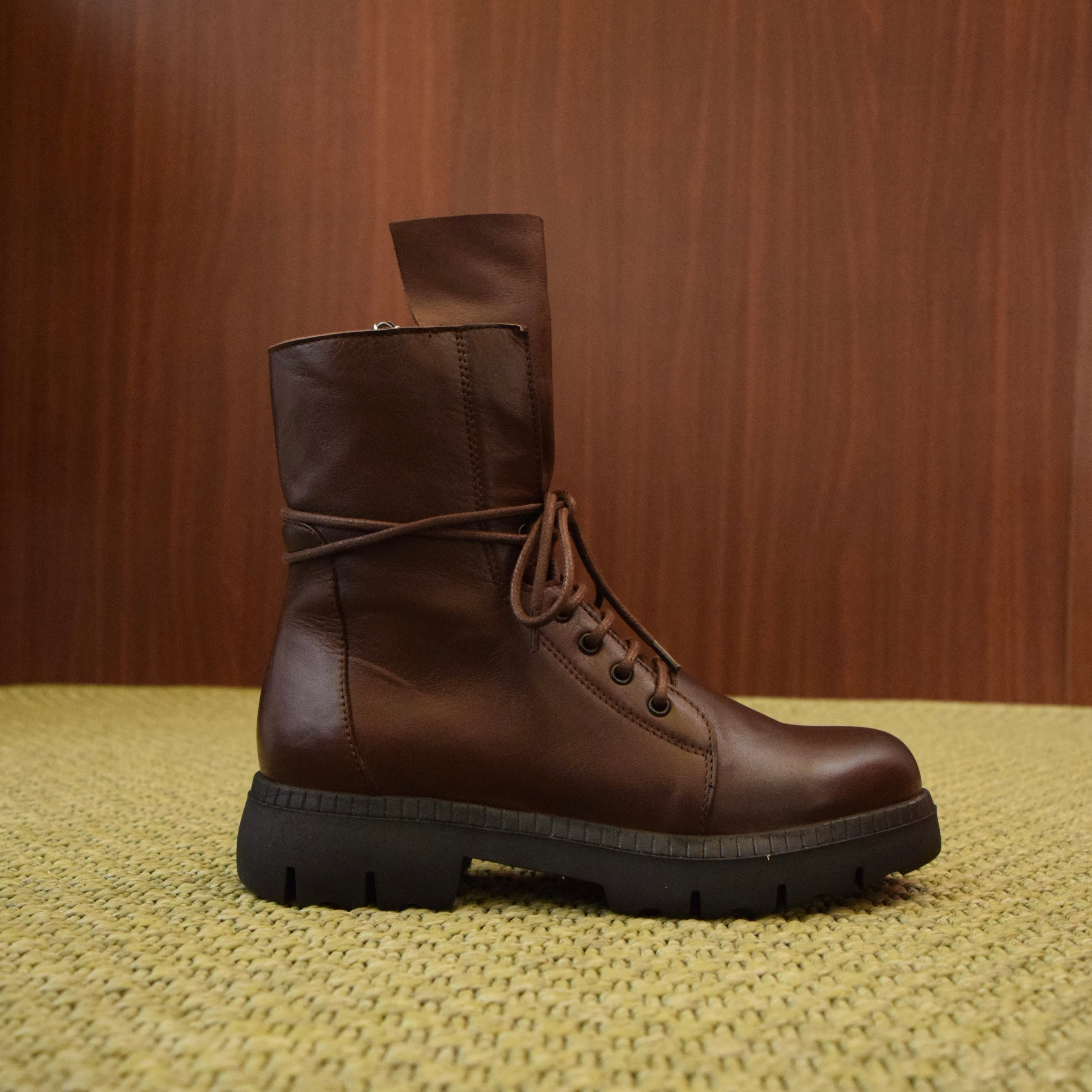 stivaletti donna pelle, anfibi marroni donna, stivaletti chunky, combat boots pelle, stivaletti con lacci e zip, stivaletti invernali