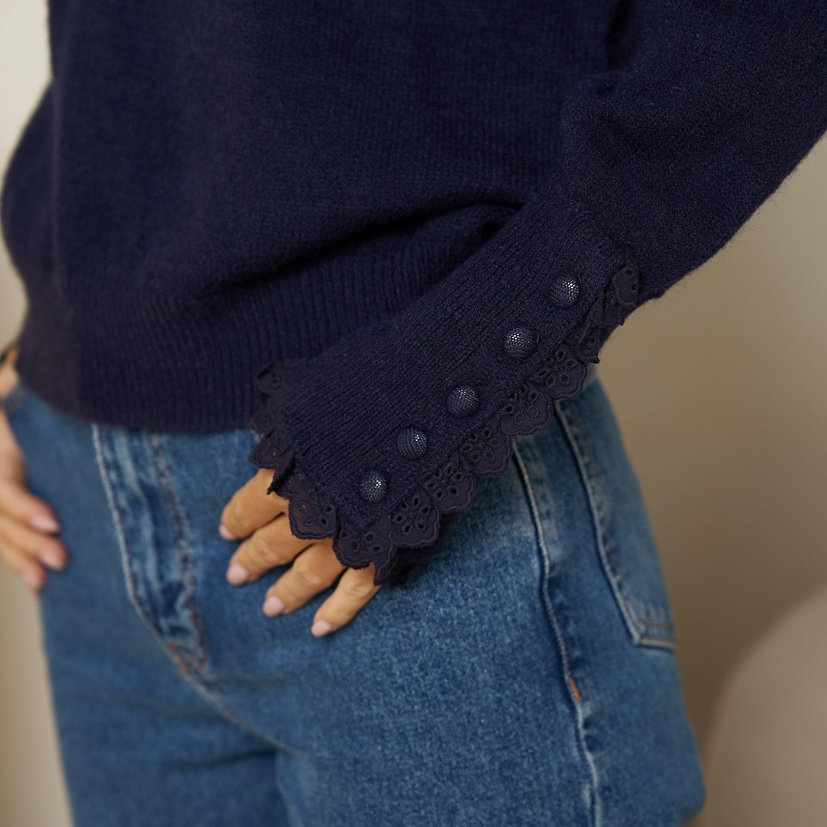 Maglia Donna blu Modello Camille | Collo e Polsi in Pizzo | Misto Lana Morbido