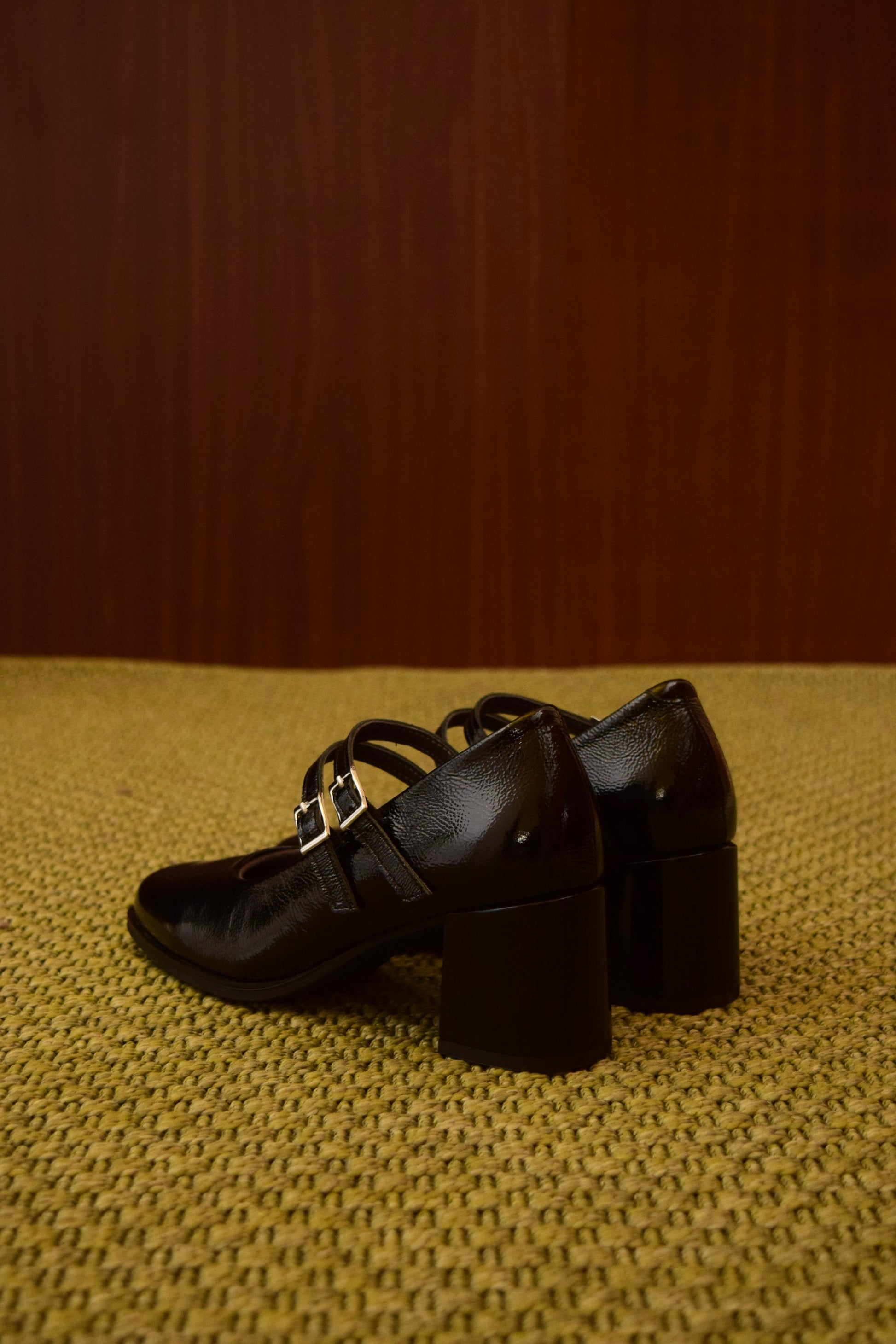 Scarpe Mary Jane Nere lucido con tacco con doppio laccio