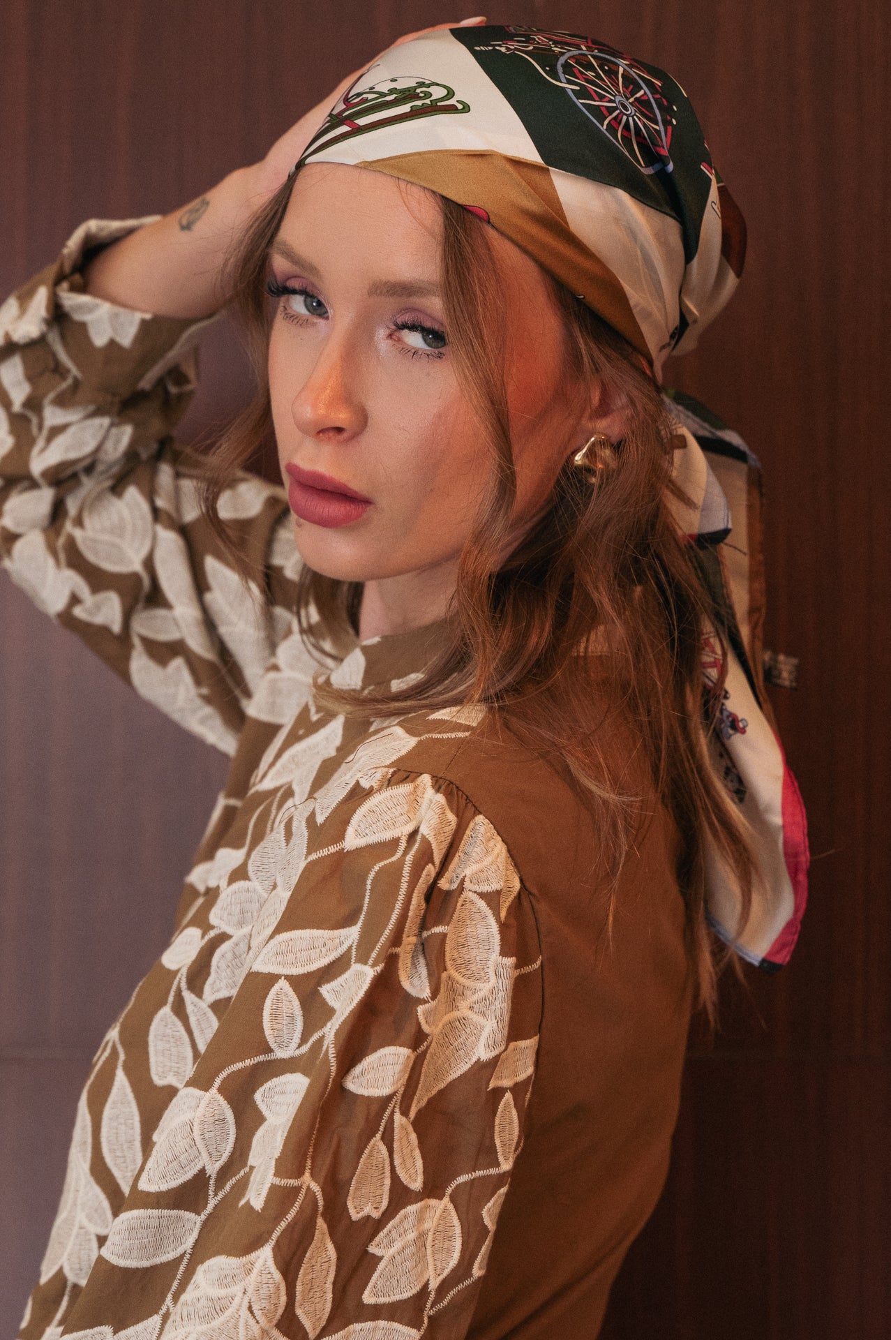 Camicia Floreale oliva con Dettagli Ricamati