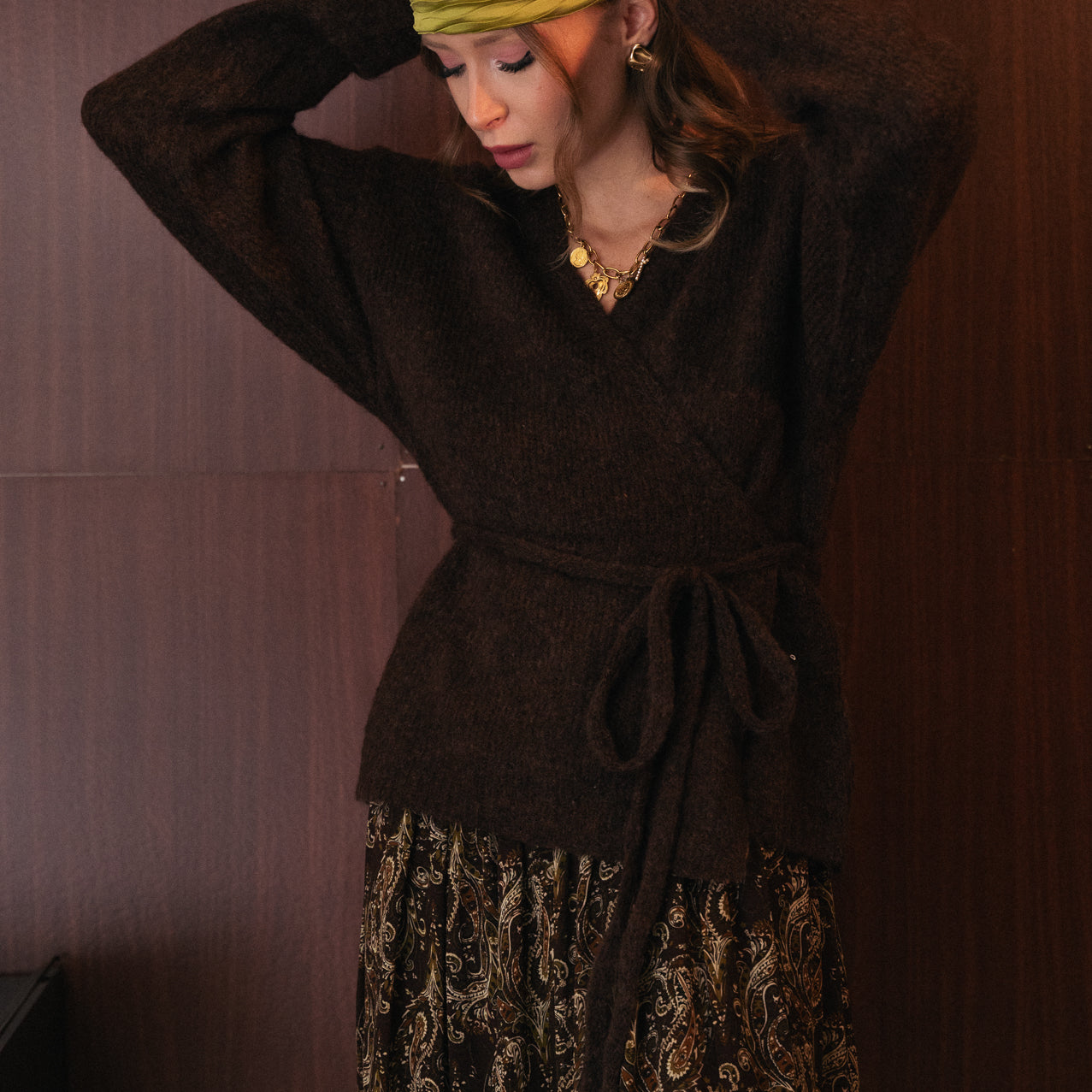 Cardigan con cintura color caffè a portafoglio