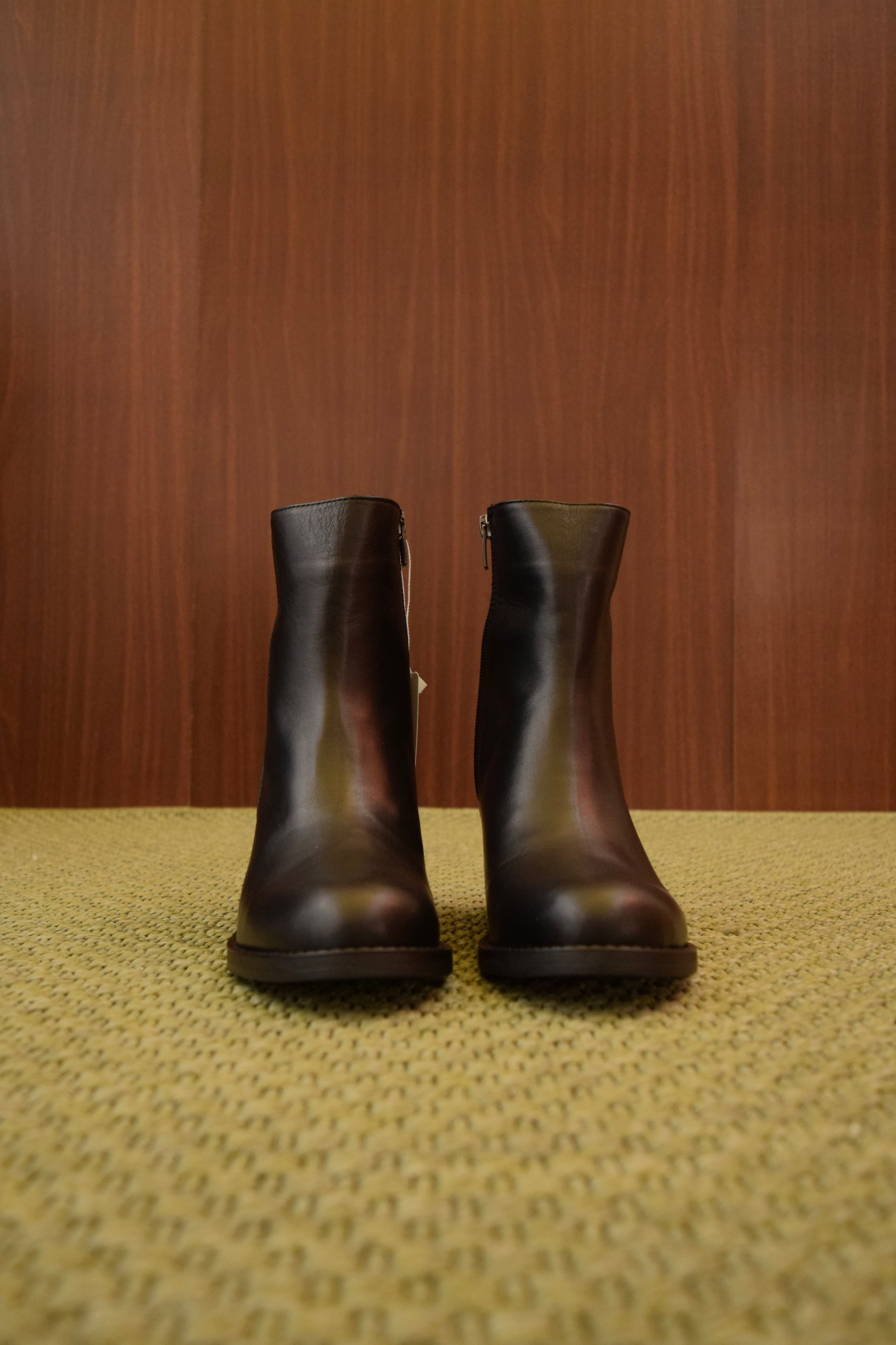 Stivaletti Neri Donna in Vera Pelle | Tacco Basso Largo