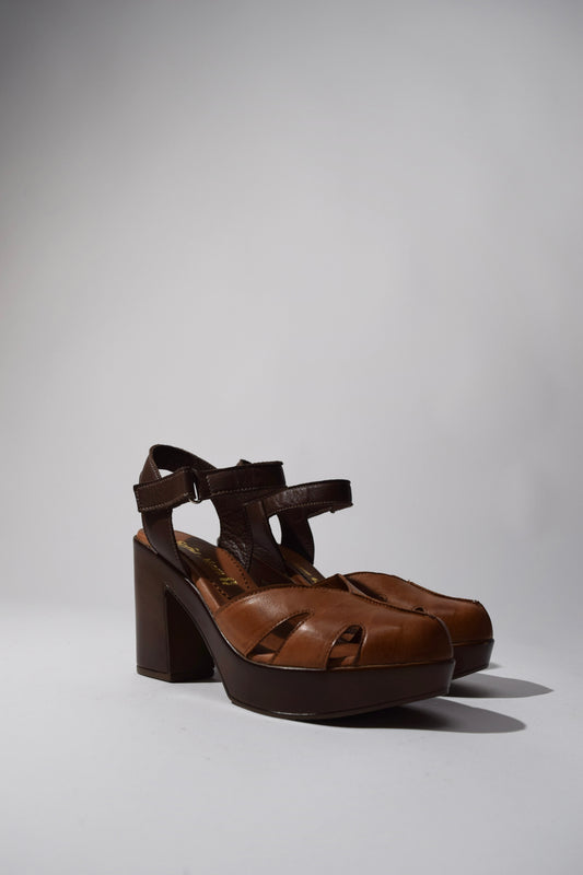 Sandalo con tacco in pelle color cuoio - Unico Officina Di tendenza