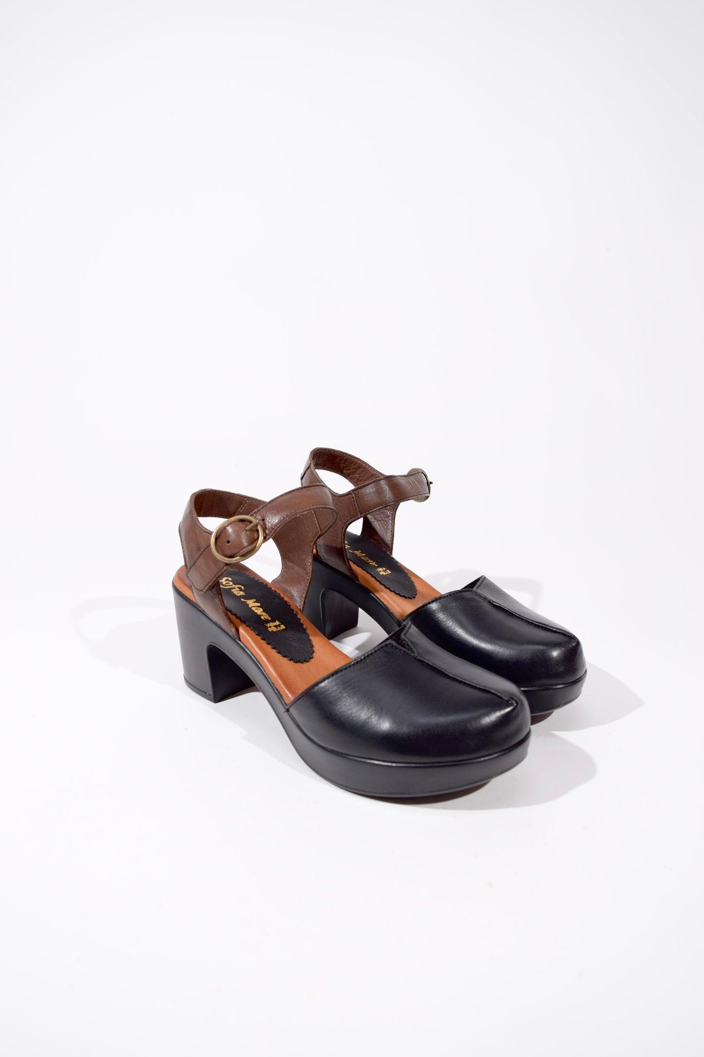 Sandalo in pelle nero con tacco - Unico Officina Di tendenza