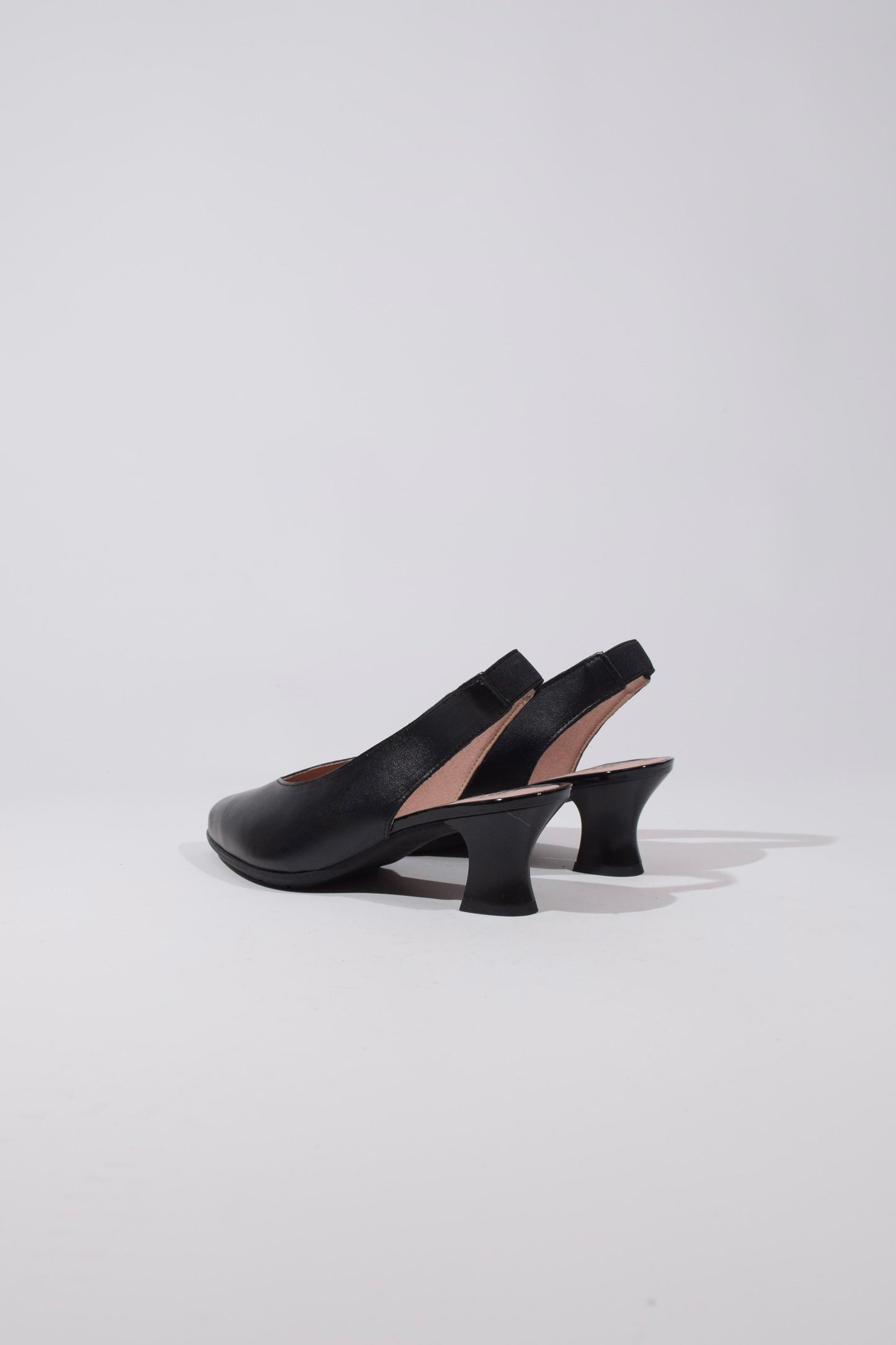 Sandalo in pelle nero con tacco kitten heel - Unico Officina Di tendenza