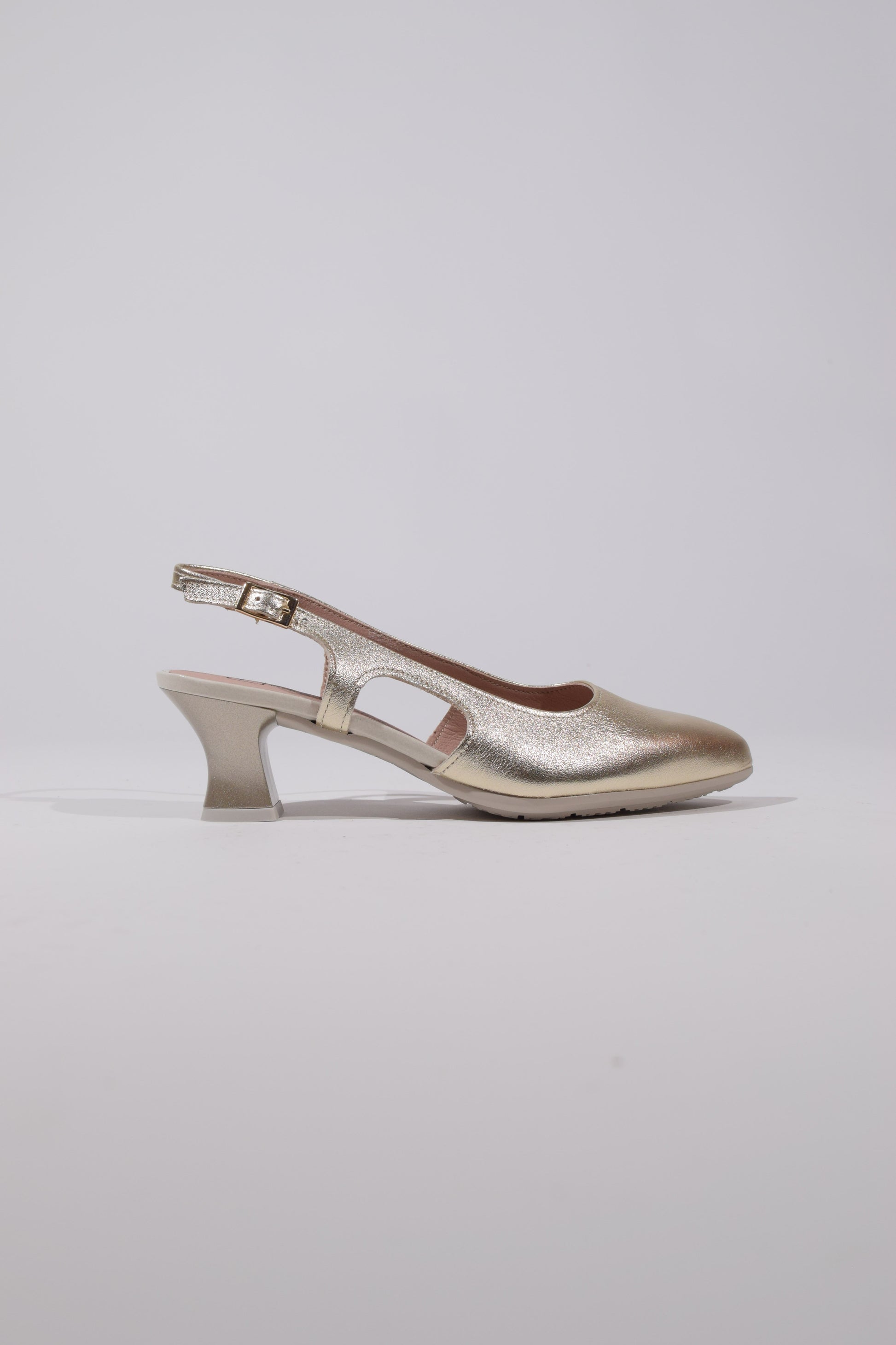 Sandalo in pelle oro con tacco kitten heel - Unico Officina Di tendenza