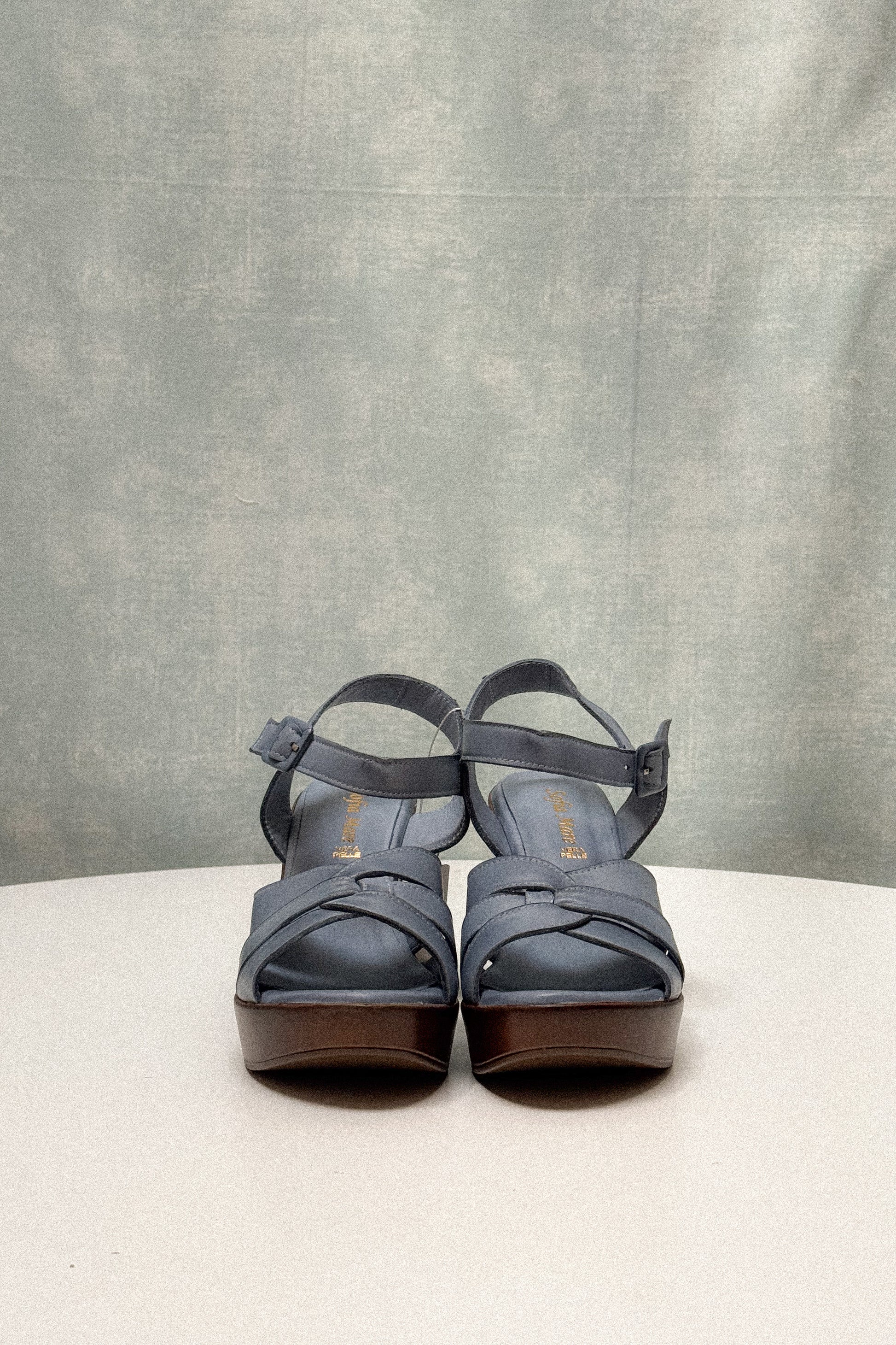 Sandalo Denia color azzurro polvere in pelle