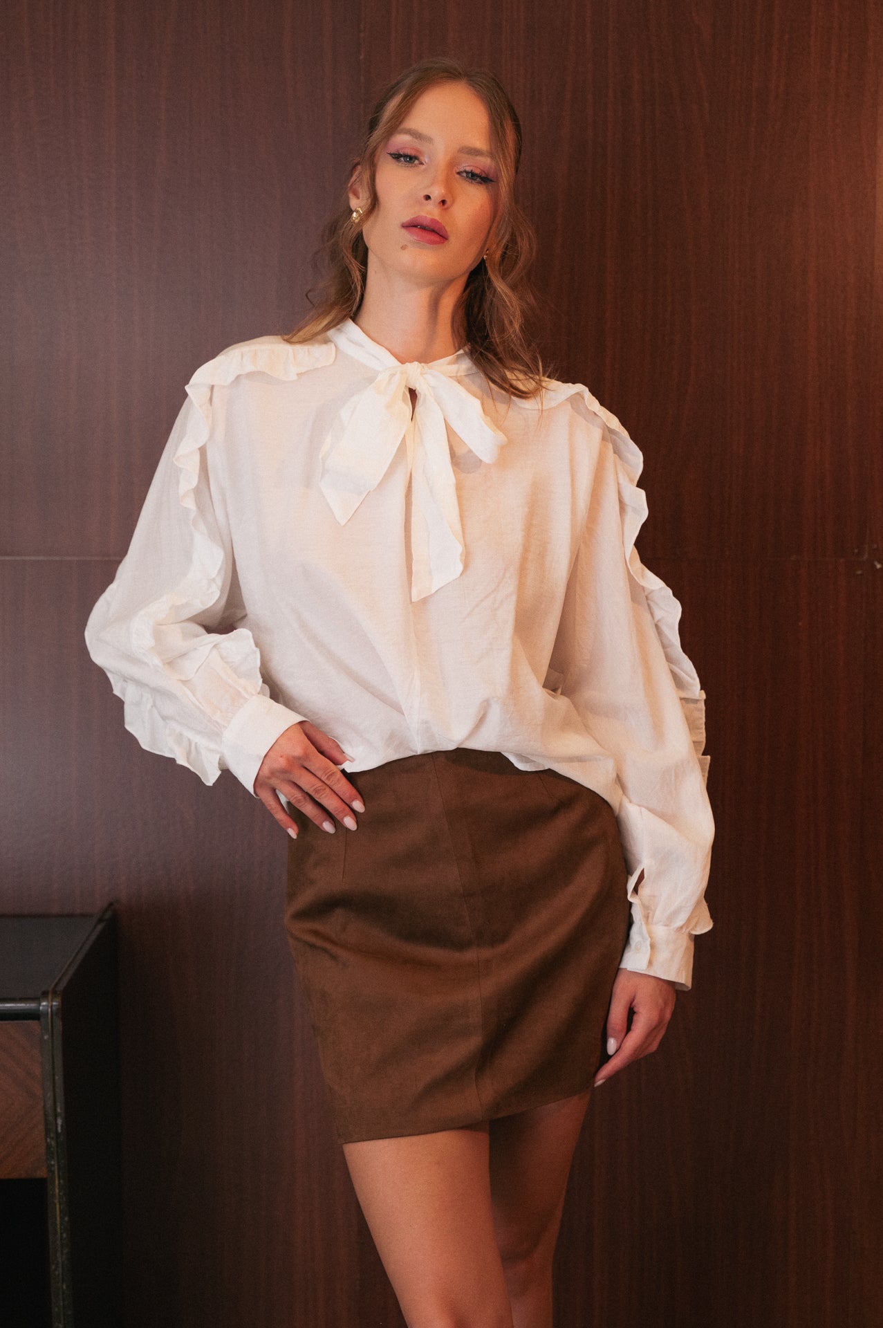 Blusa bianco motivo volant