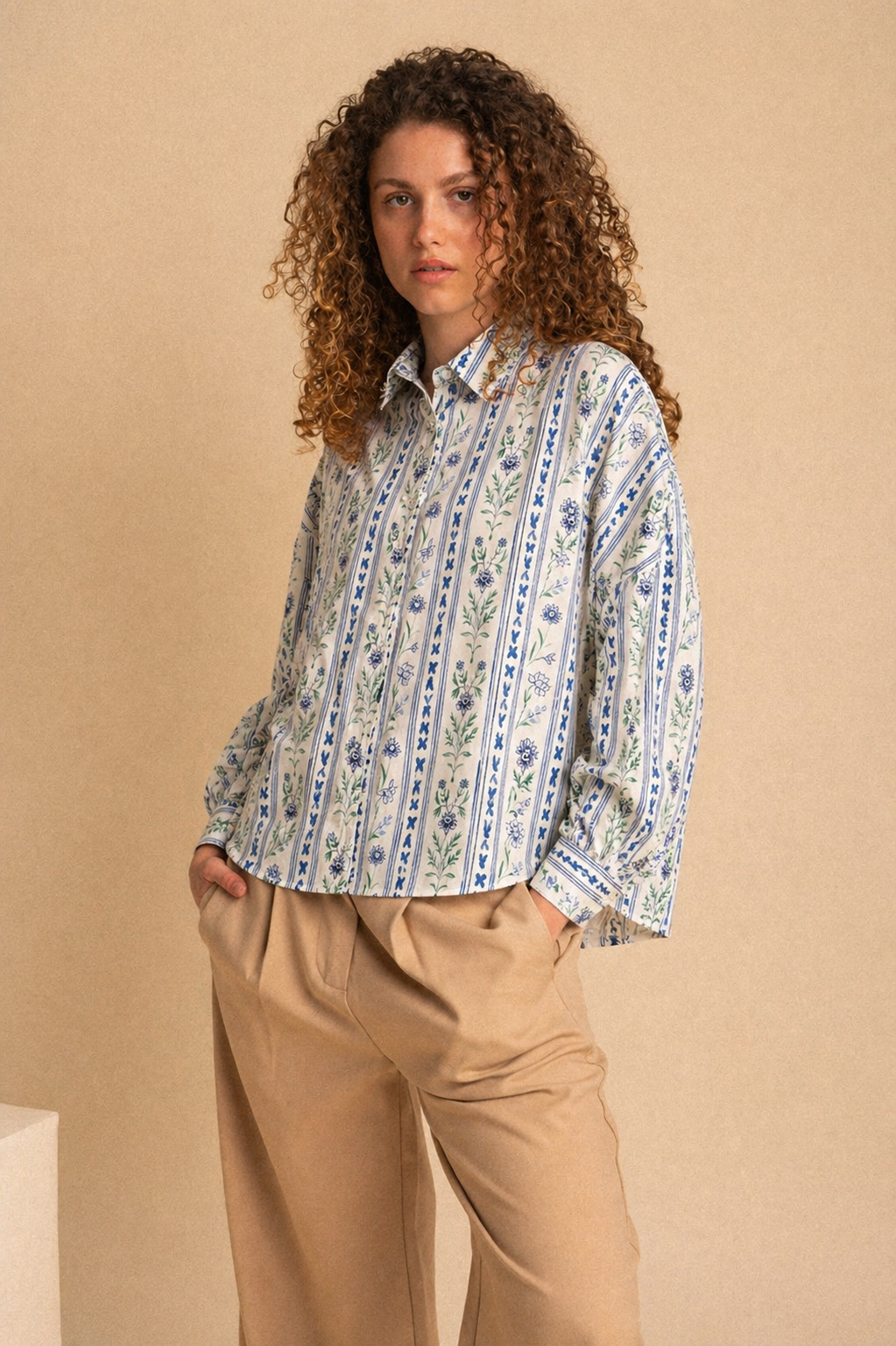 Camicia Bianca Fantasia Floreale in Cotone