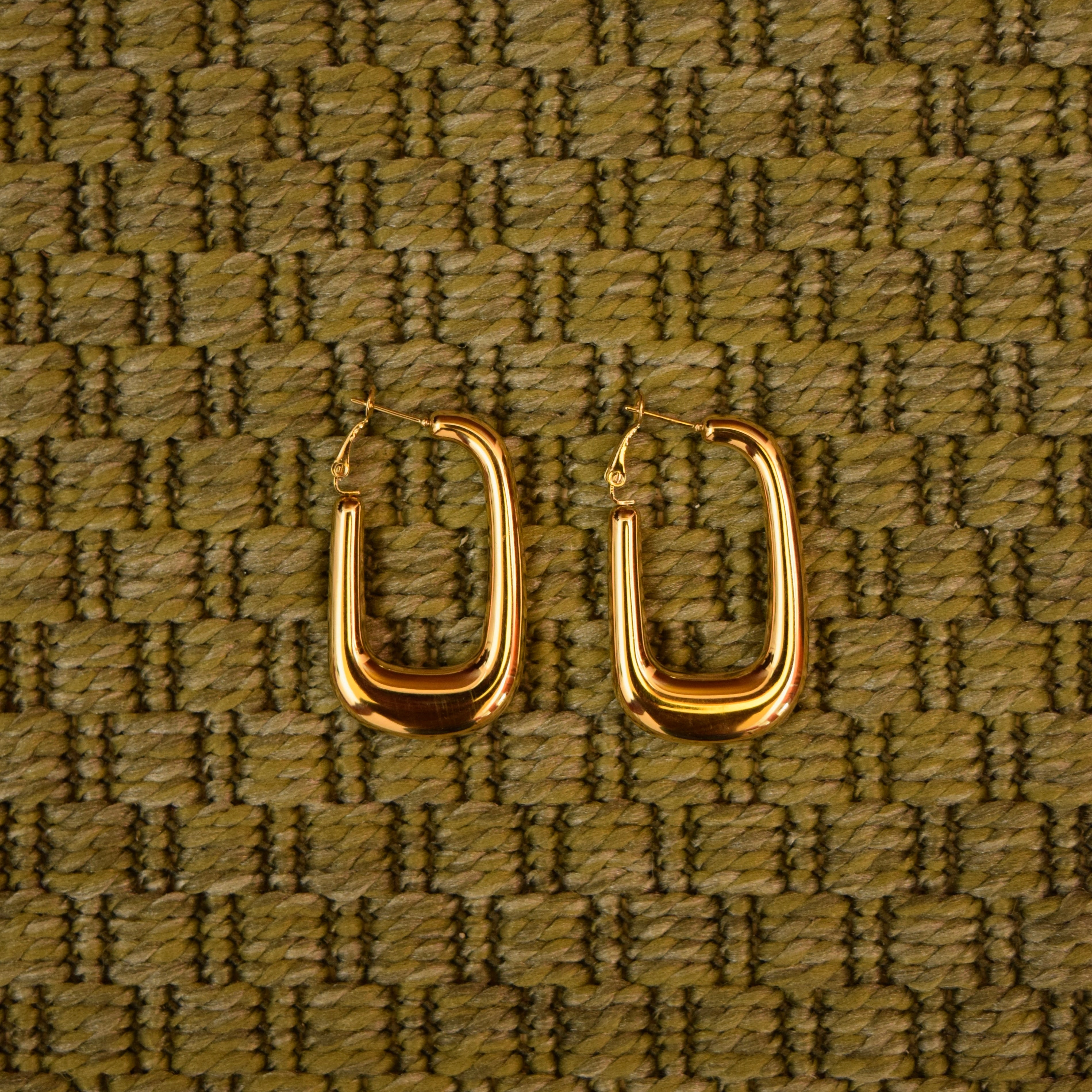 Orecchini color oro rettangolari