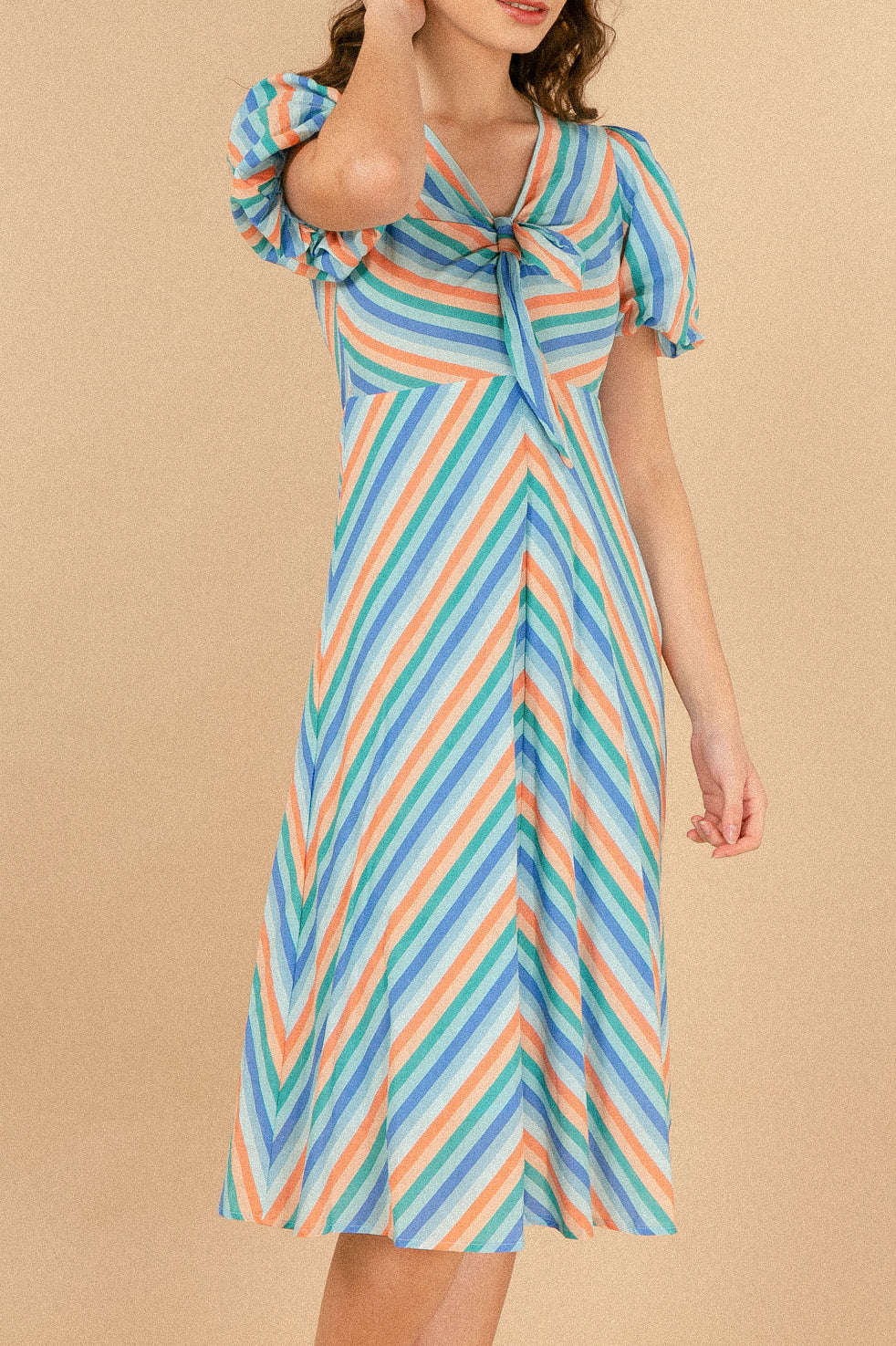 Abito “Capri” – abito midi a righe con nodo frontale