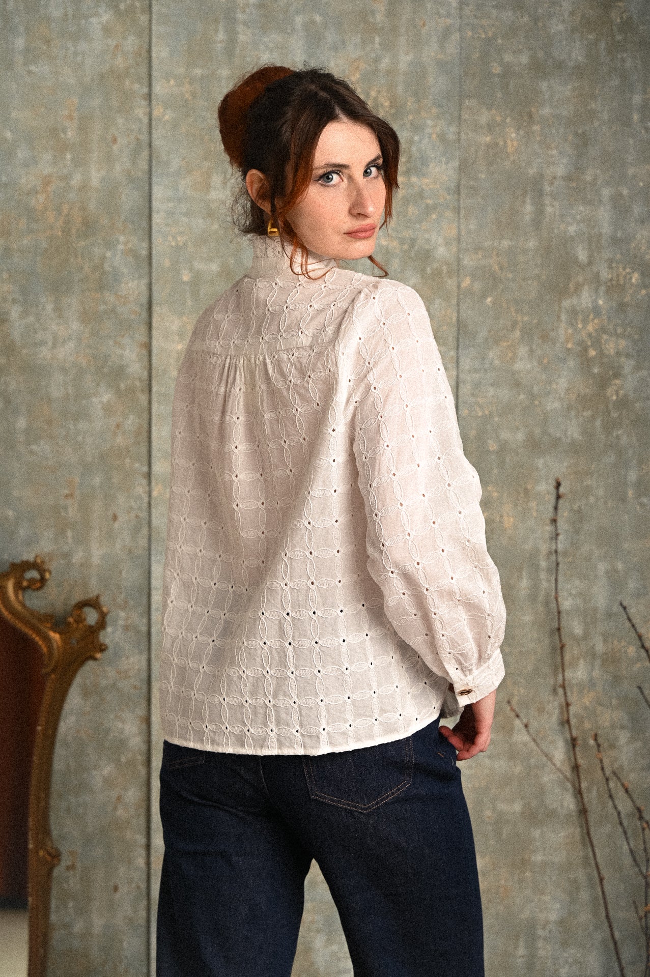Camicia Bianca in Cotone Sangallo  Collo Coreano con Rouche