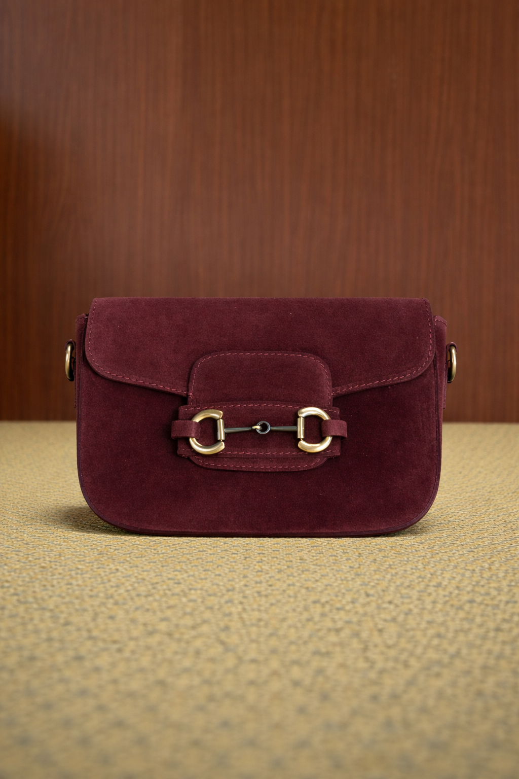 Borsa donna in pelle scamosciata prugna con dettaglio metallico