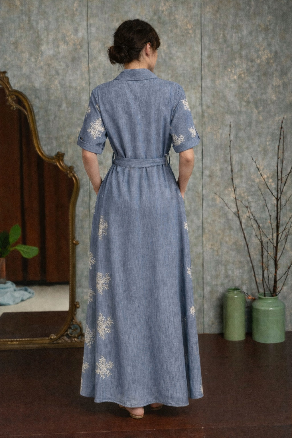 Abito Chemisier Ricamato Giglio in Viscosa e Lino con Cintura