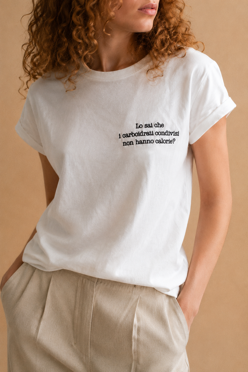 T-shirt bianca donna con scritte ricamate
