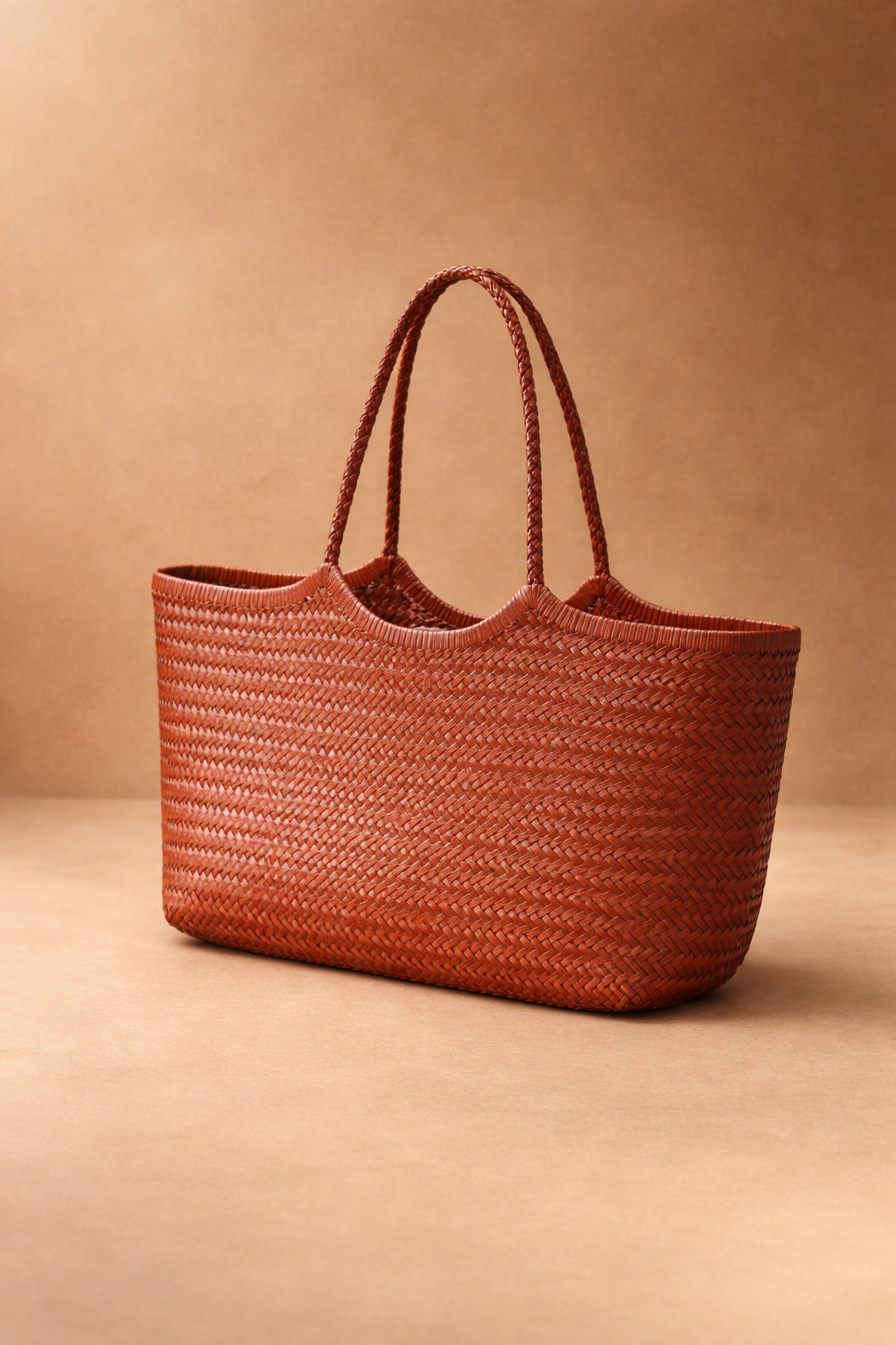 Woven Bag in vera pelle intrecciata a mano – Made in Italy | Colore cuoio