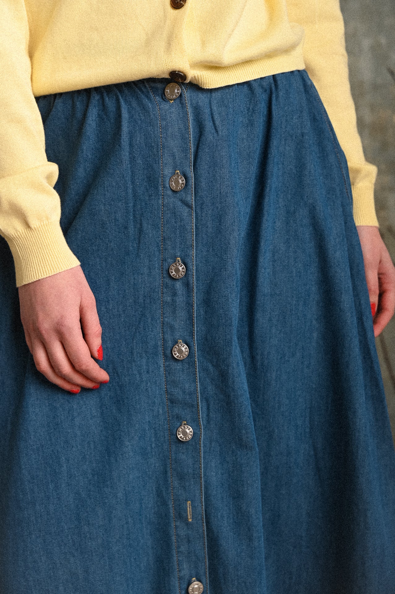 Gonna denim lunga Coriandolo con bottoni frontali e vita elasticizzata