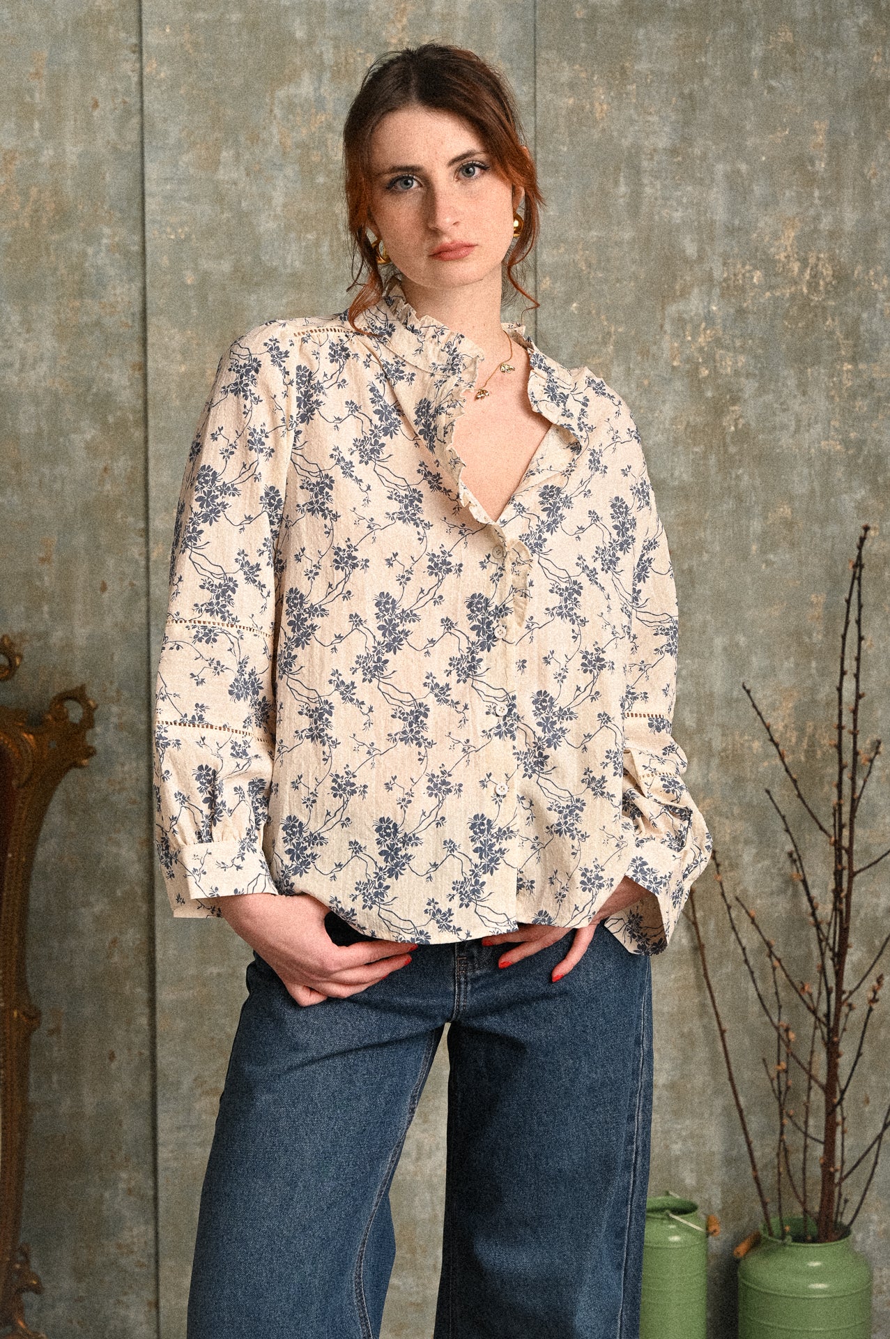 Camicia Ranuncolo in cotone 100% con stampa floreale e lavorazione leggera