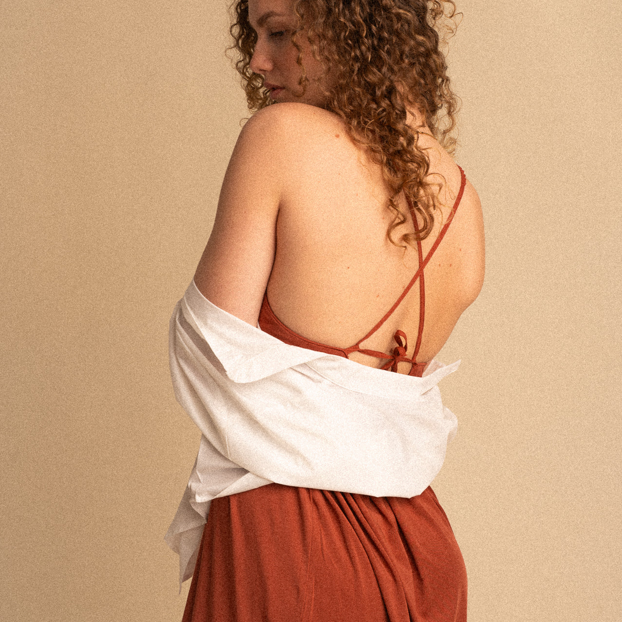 Abito Lungo Donna in Tencel Terracotta Calda con Schiena Incrociata