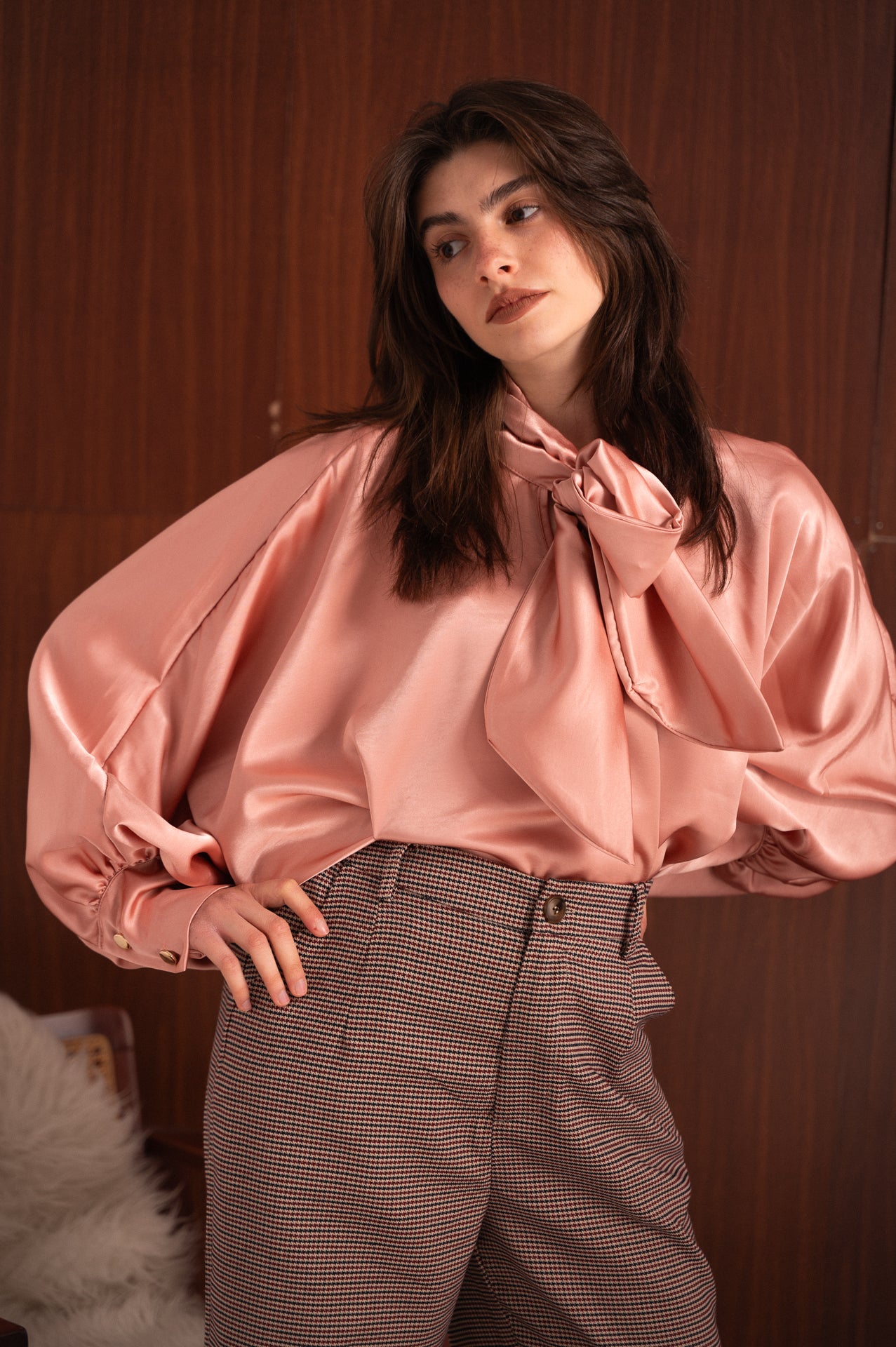 Maxi Camicia Satin Rosa con Fiocco al Collo