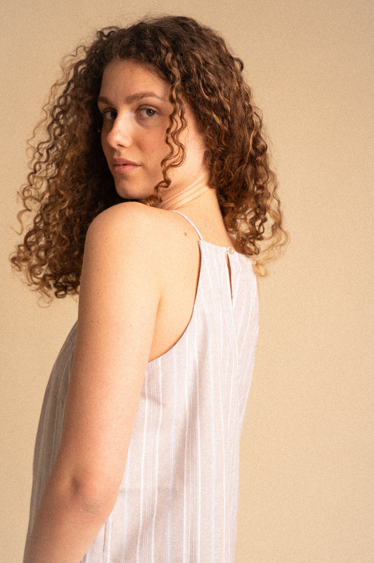 Top Donna a Righe con Bottone Dietro – Top Leggero Spalline Sottili