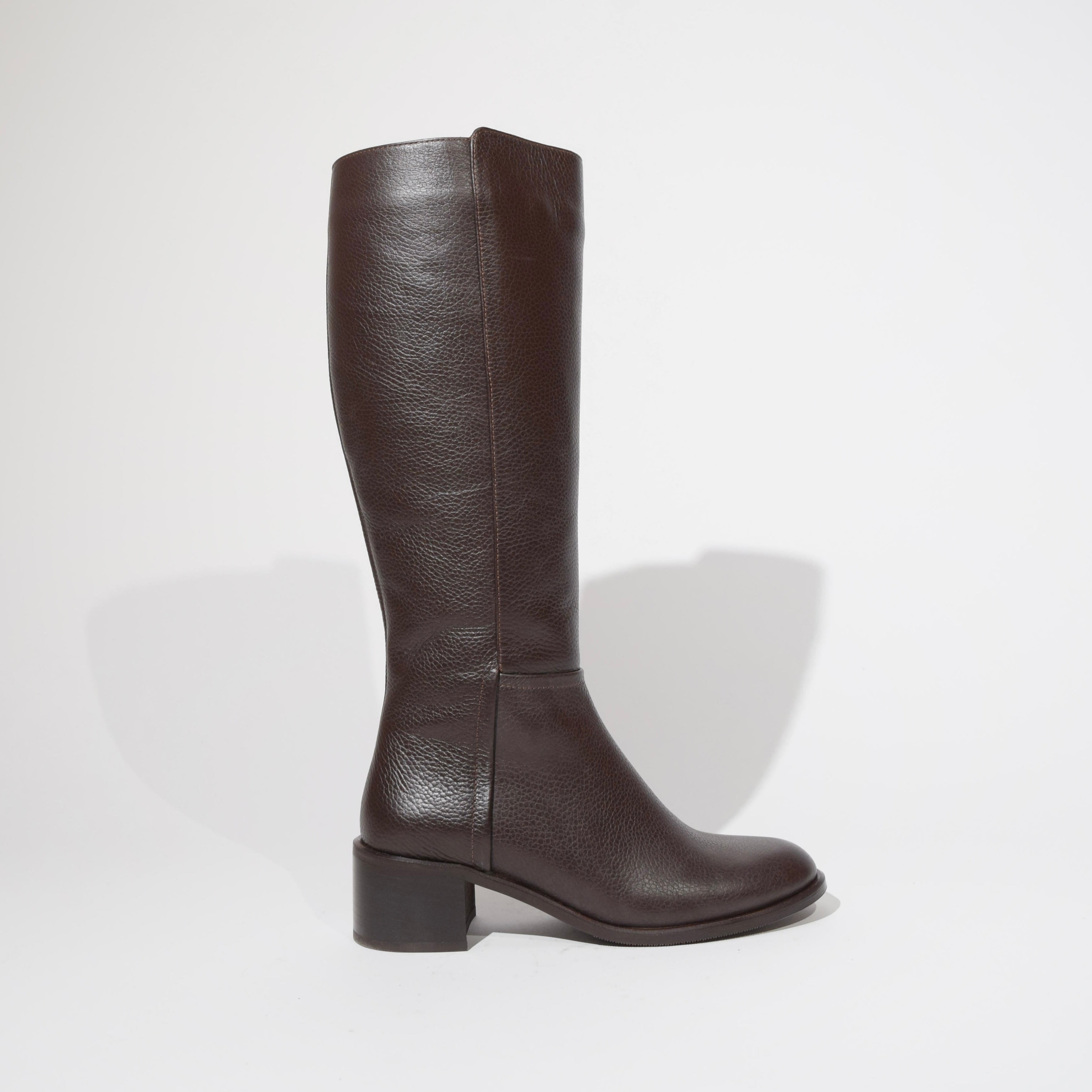 High boot in dark brown leather