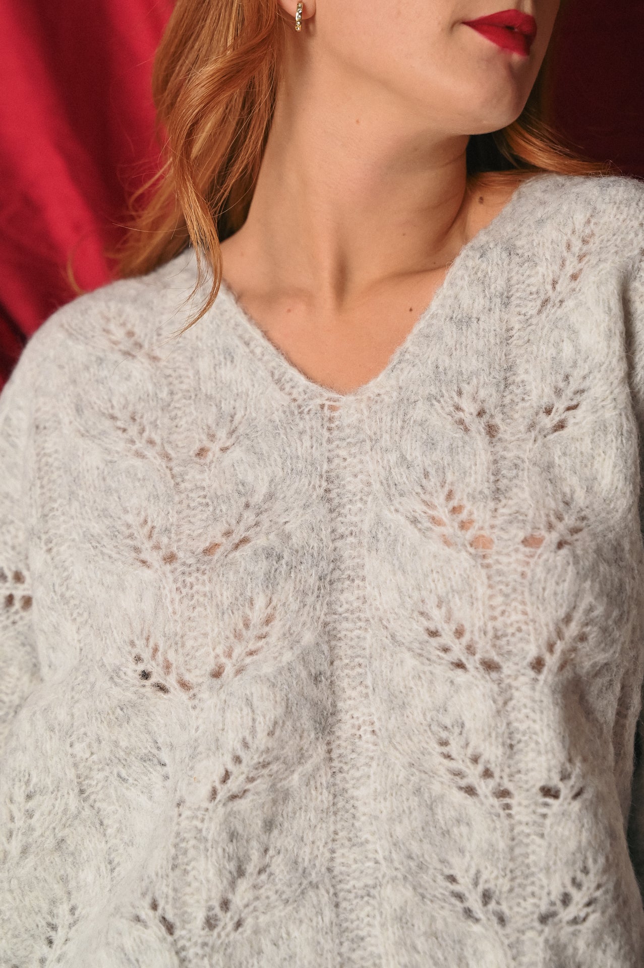 Maglione Grigio Oversize Scollo a V | Pullover Traforato Romantico | Cozy