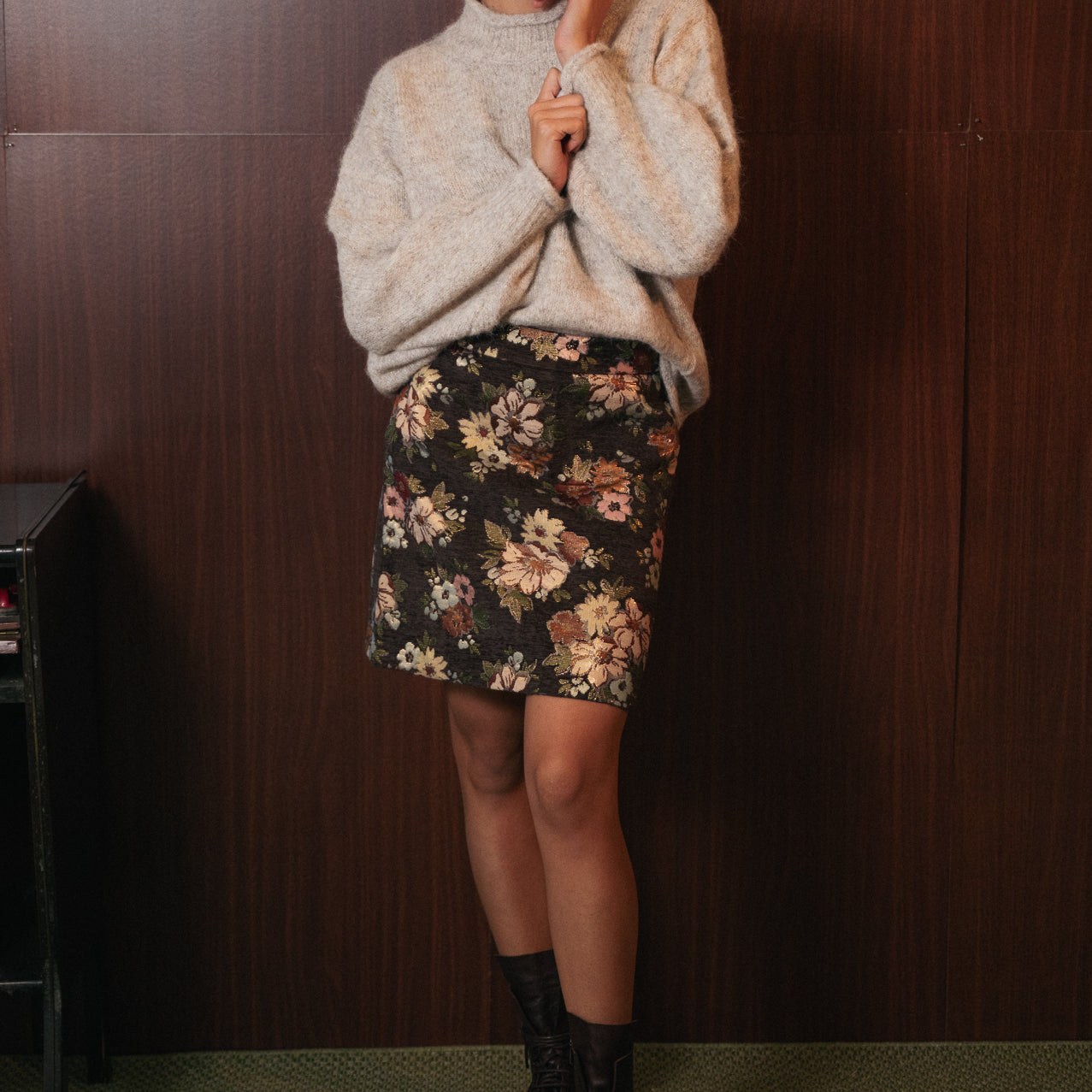 Gonna Corta Donna Jacquard Marrone| Tessuto Strutturato Elegante