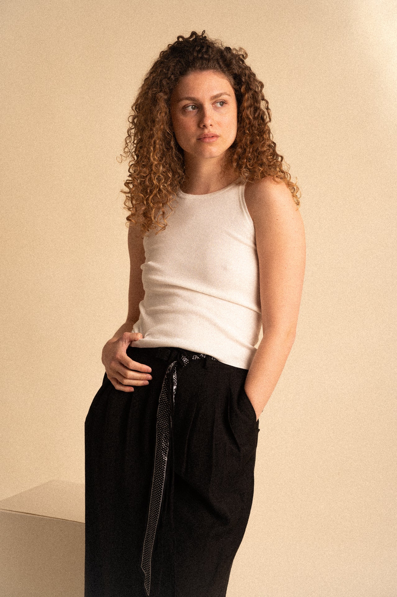 Top Donna Bianco a Costine in Viscosa Stretch
