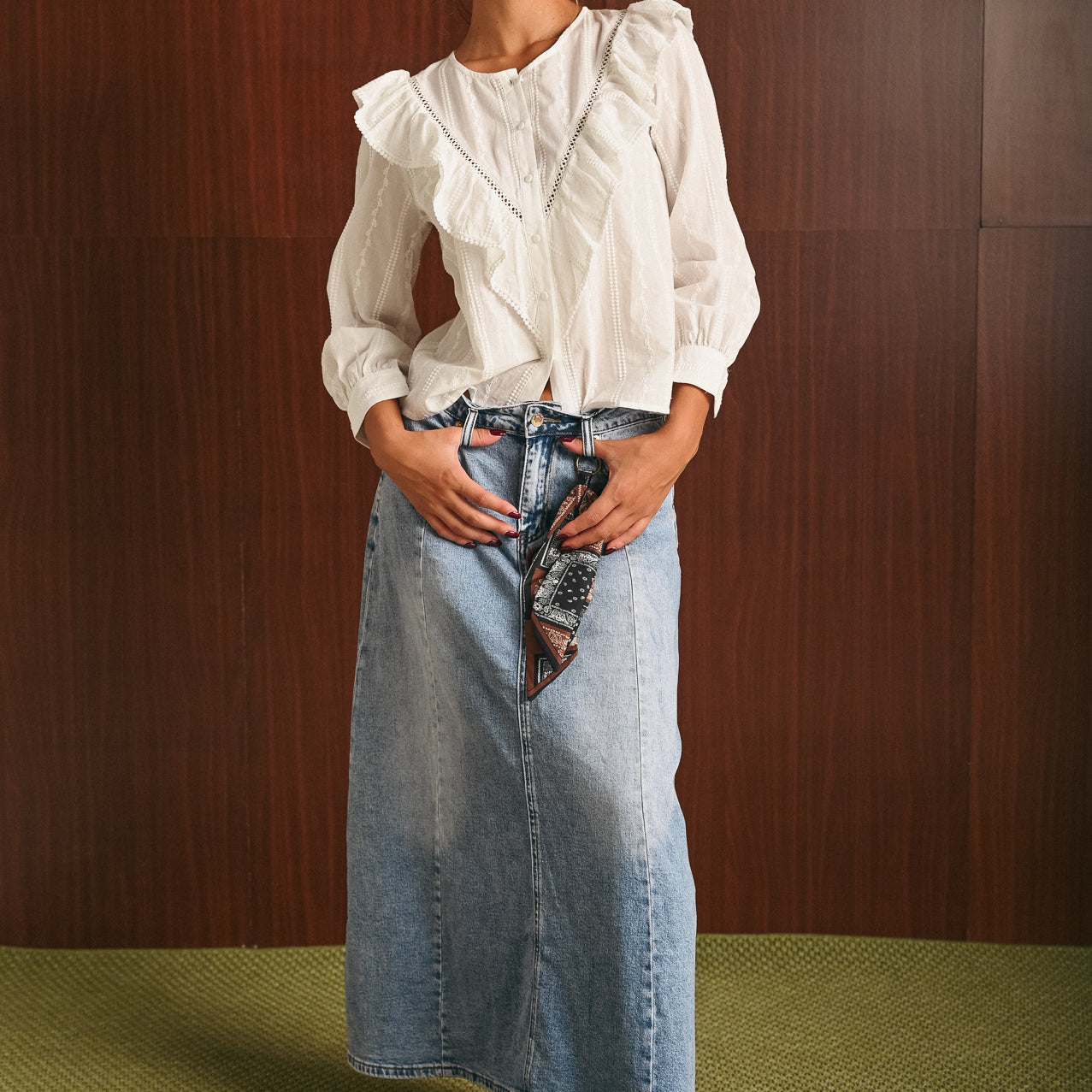 Camicia Donna Bianca in Cotone 100% con Maxi Volant Ricamati e Inserti Sangallo