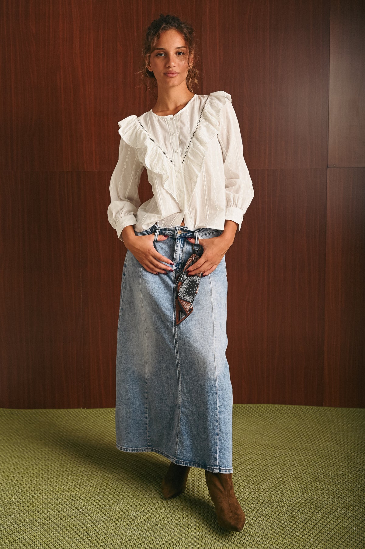 Camicia Donna Bianca in Cotone 100% con Maxi Volant Ricamati e Inserti Sangallo